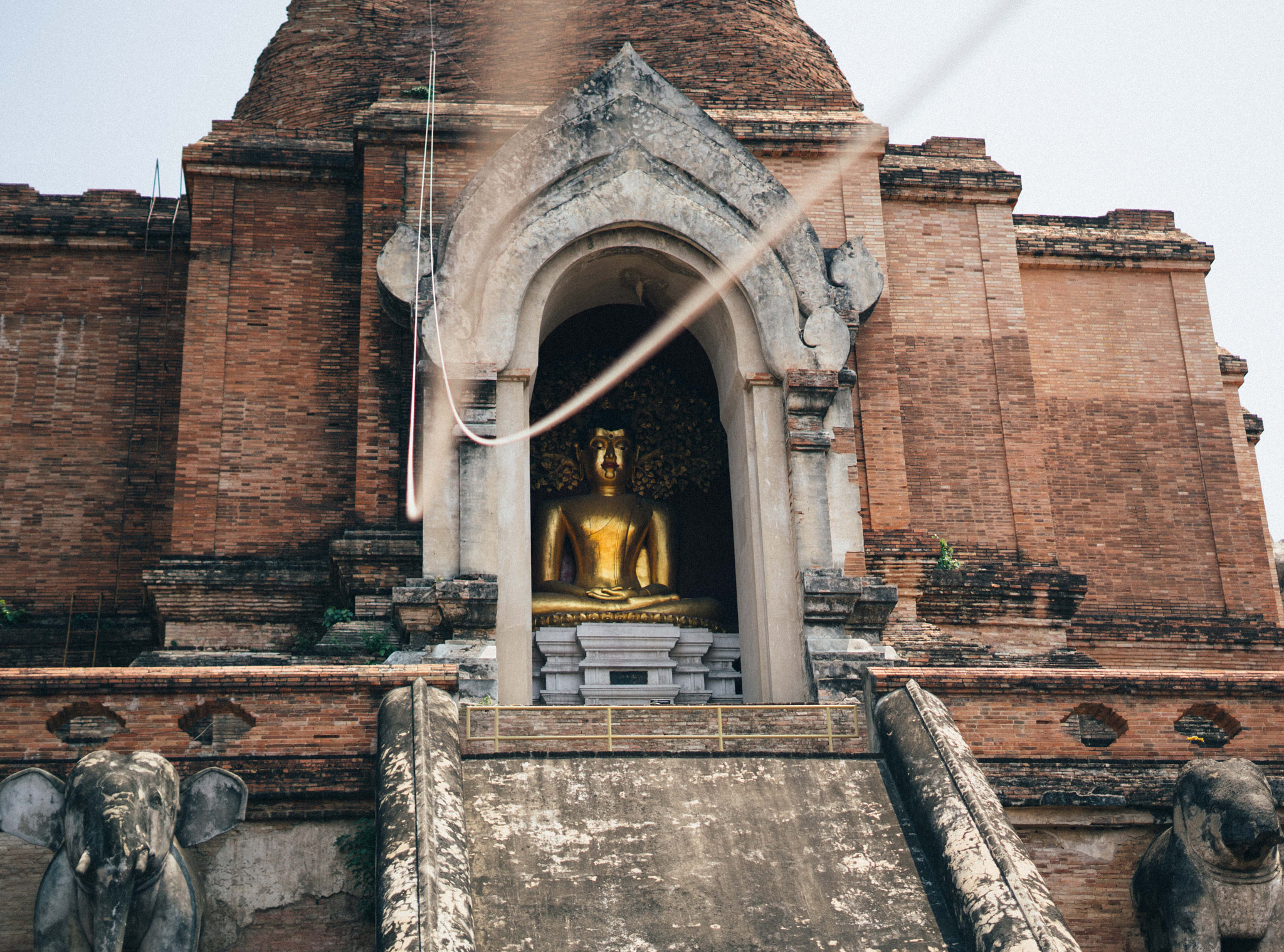 Sony a7R II + Sony FE 50mm F1.8 sample photo. The thread overhead photography