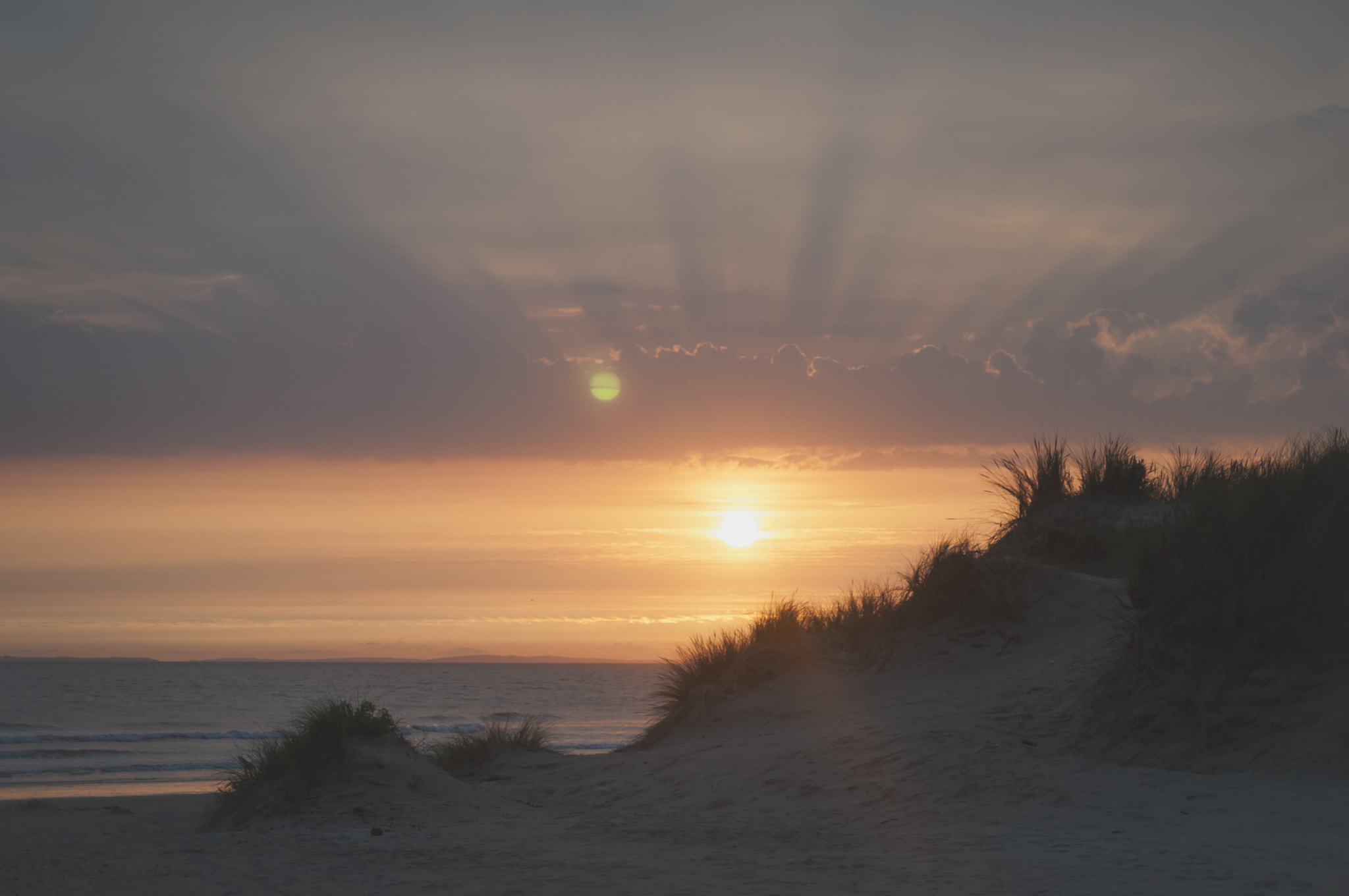 AF Zoom-Nikkor 28-105mm f/3.5-4.5D IF sample photo. Sunsets and dragons photography