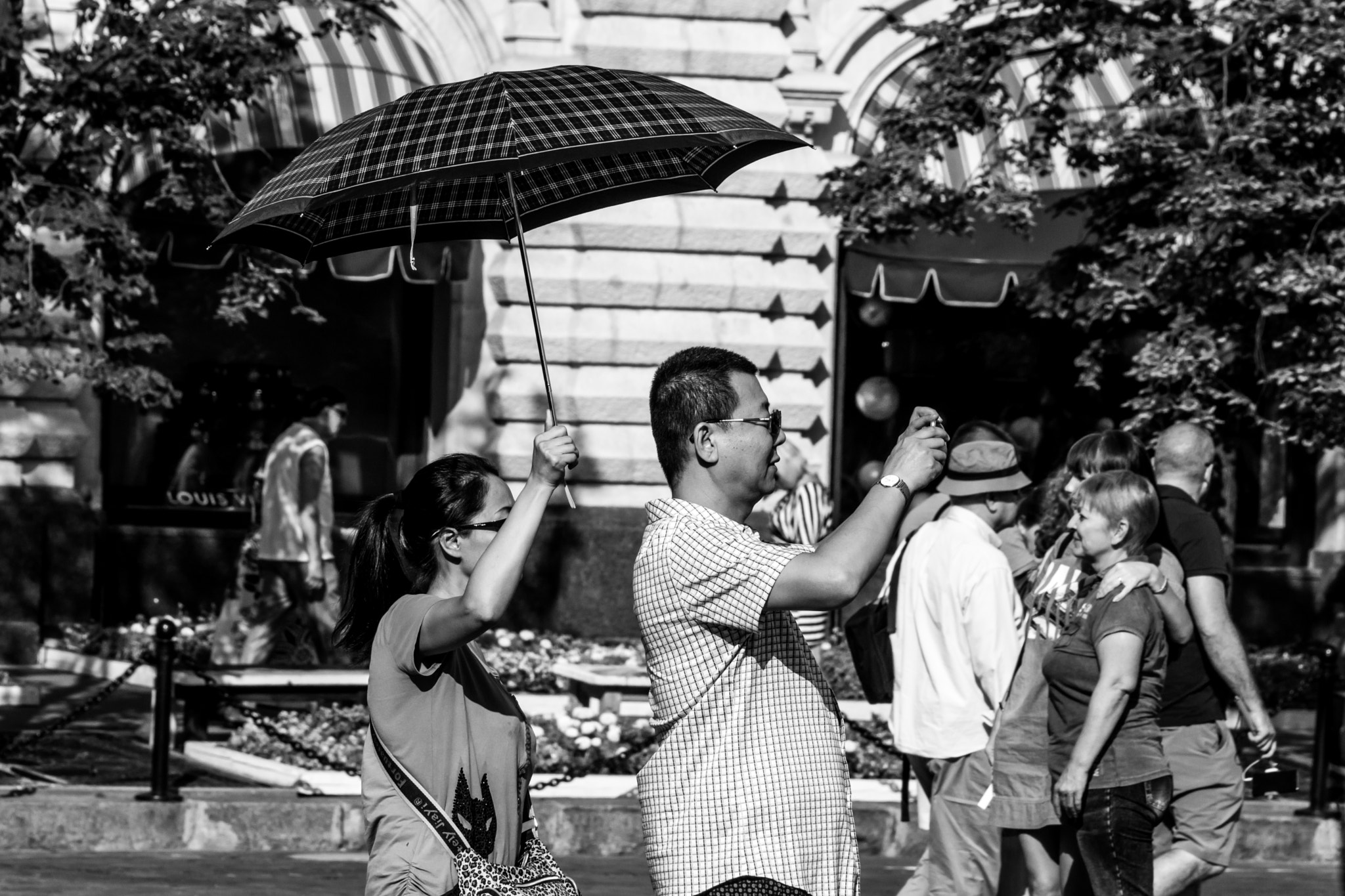 Sony SLT-A77 sample photo. Photographer and his assistant photography