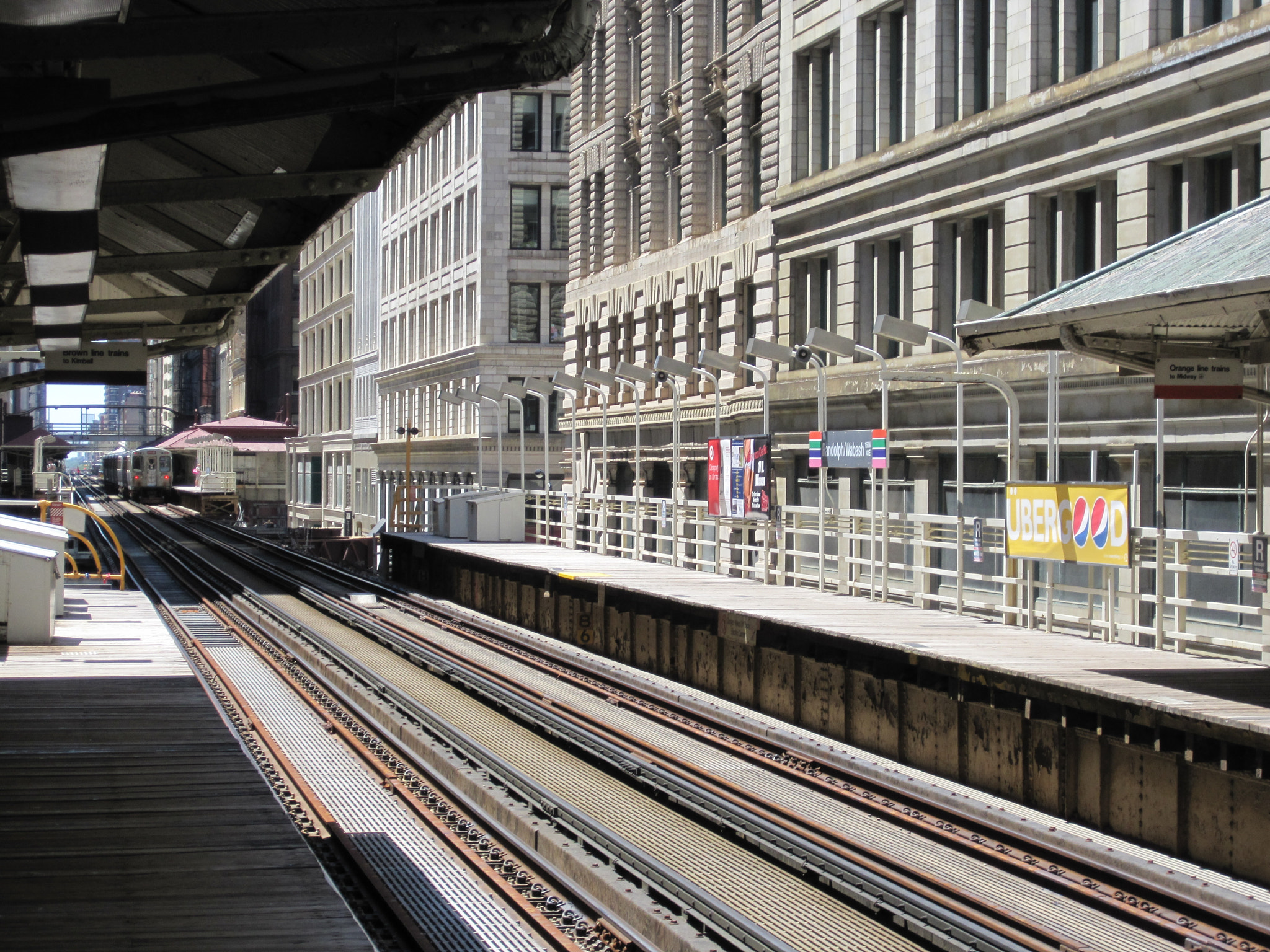 Canon PowerShot SD780 IS (Digital IXUS 100 IS / IXY Digital 210 IS) sample photo. Randolph/wabash l platform photography
