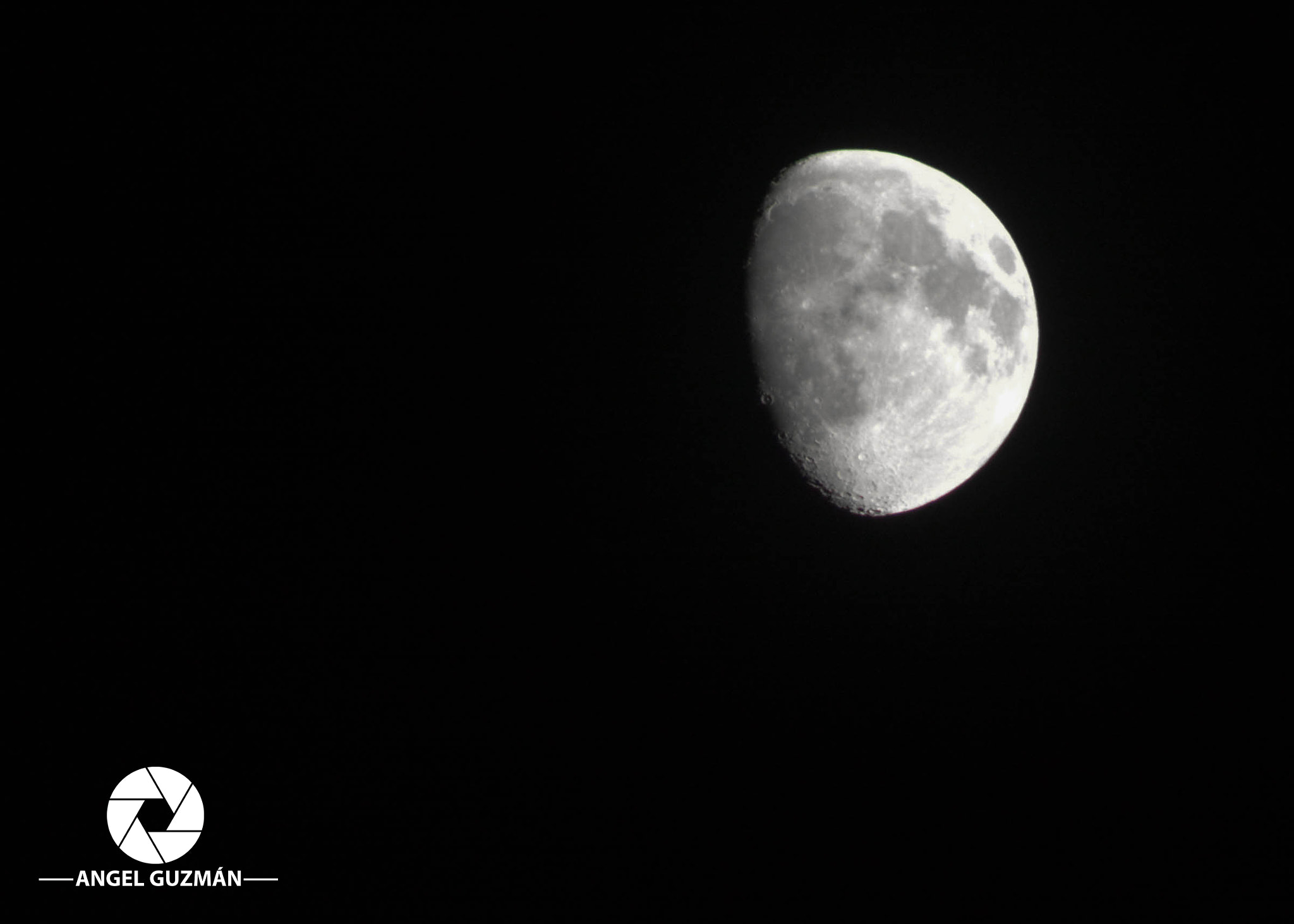 Nikon D5200 + Tamron AF 28-300mm F3.5-6.3 XR Di VC LD Aspherical (IF) Macro sample photo. The moon photography