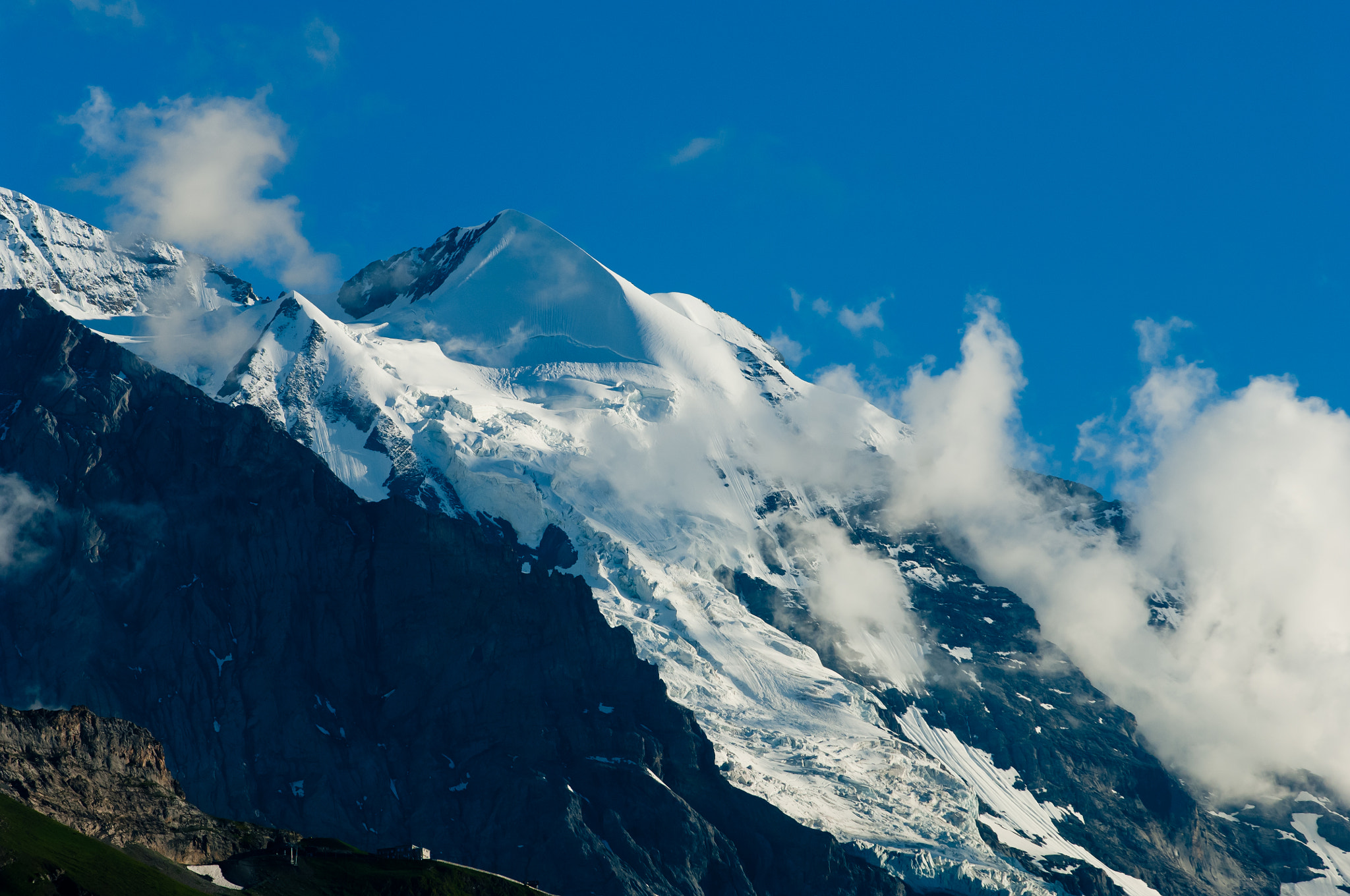 Nikon D2X + AF-S Zoom-Nikkor 80-200mm f/2.8D IF-ED sample photo. Summer in the swiss mountains - bernese alps photography