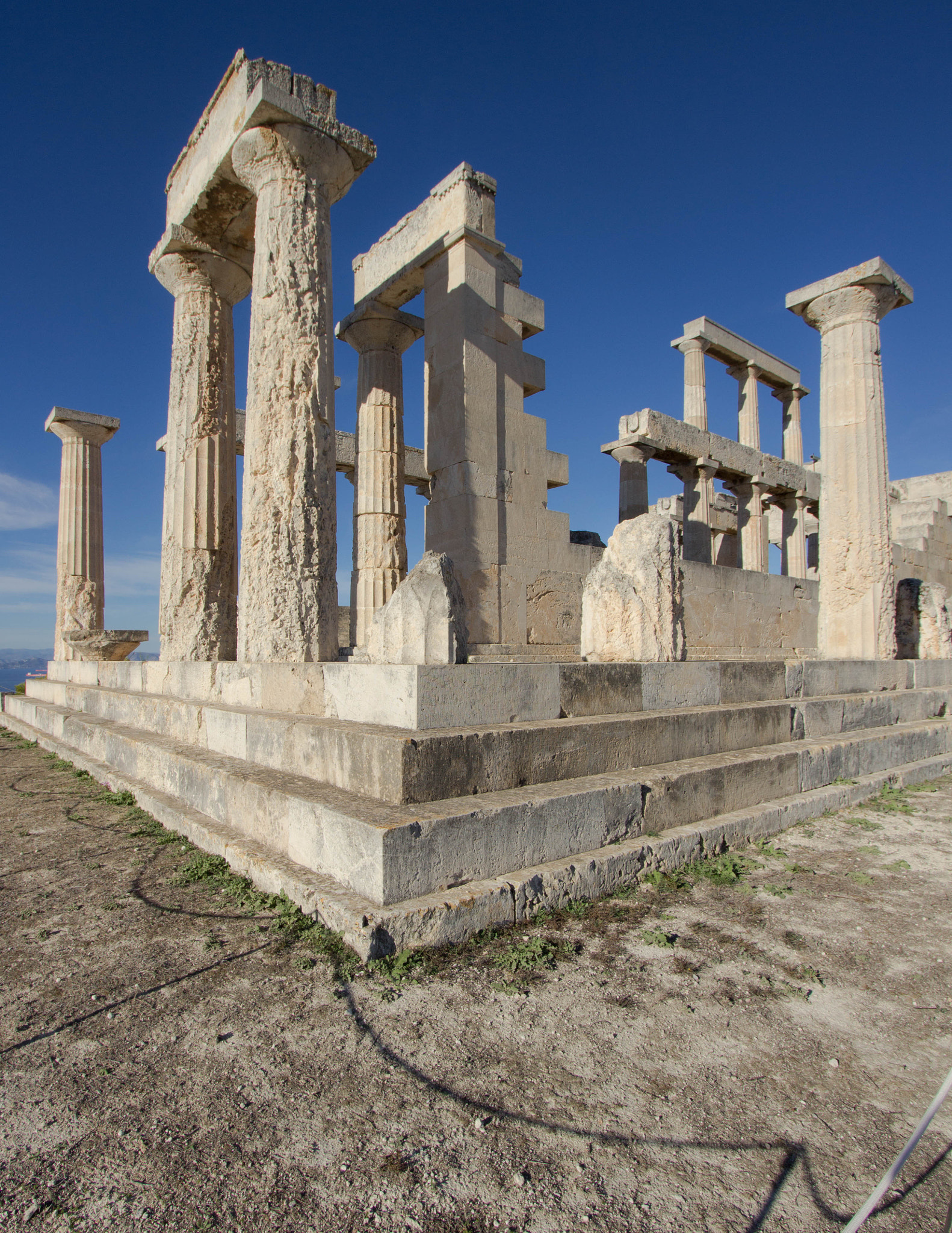 Canon EF-S 10-22mm F3.5-4.5 USM sample photo. Archaic on a string photography