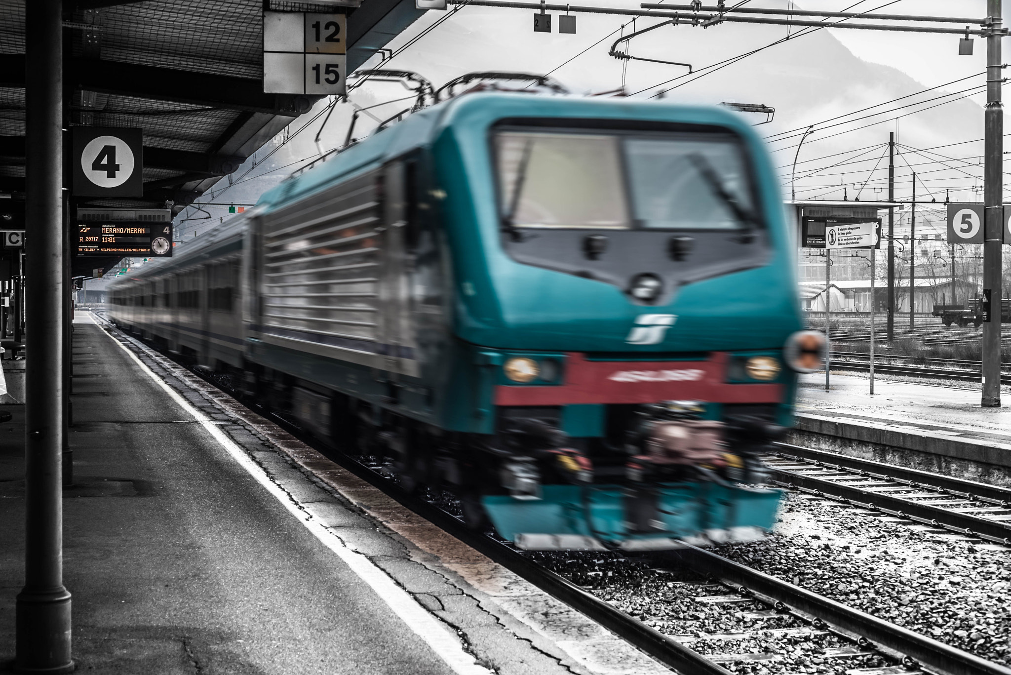 Nikon D610 + AF Nikkor 50mm f/1.8 sample photo. Journey's birth photography