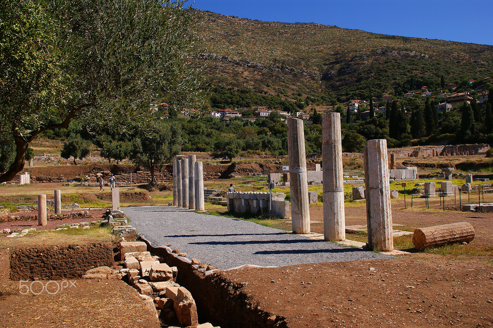 Sony DT 18-200mm F3.5-6.3 sample photo. Ancient temple photography