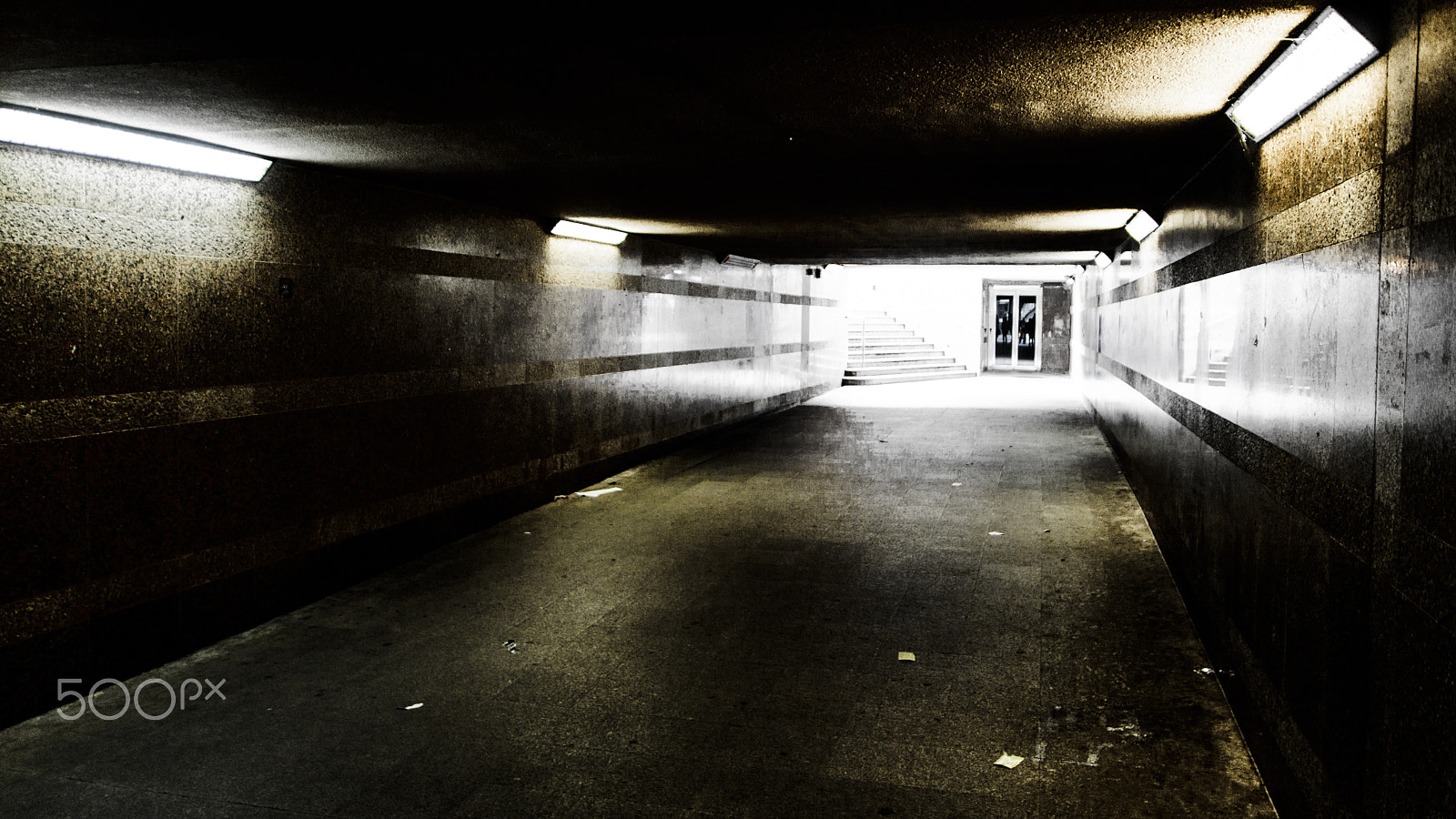 Canon EOS 750D (EOS Rebel T6i / EOS Kiss X8i) sample photo. Under street photography