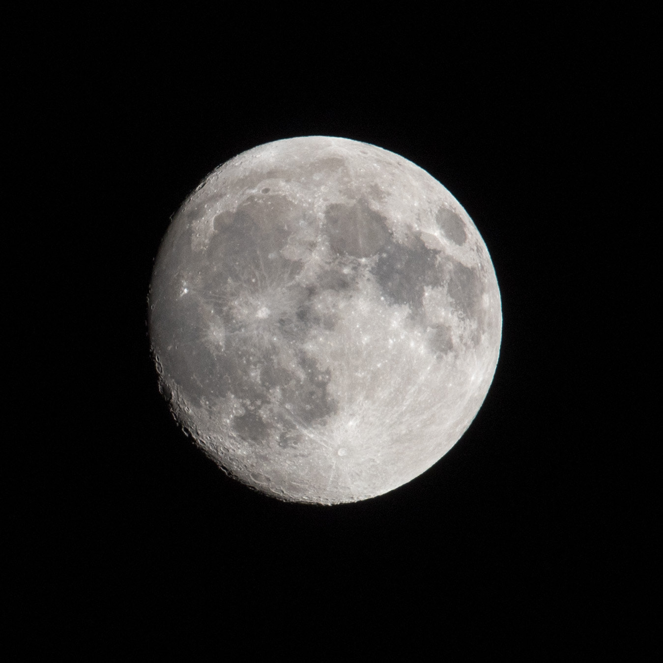 Canon EF 70-300mm F4-5.6L IS USM sample photo. Full moon photography