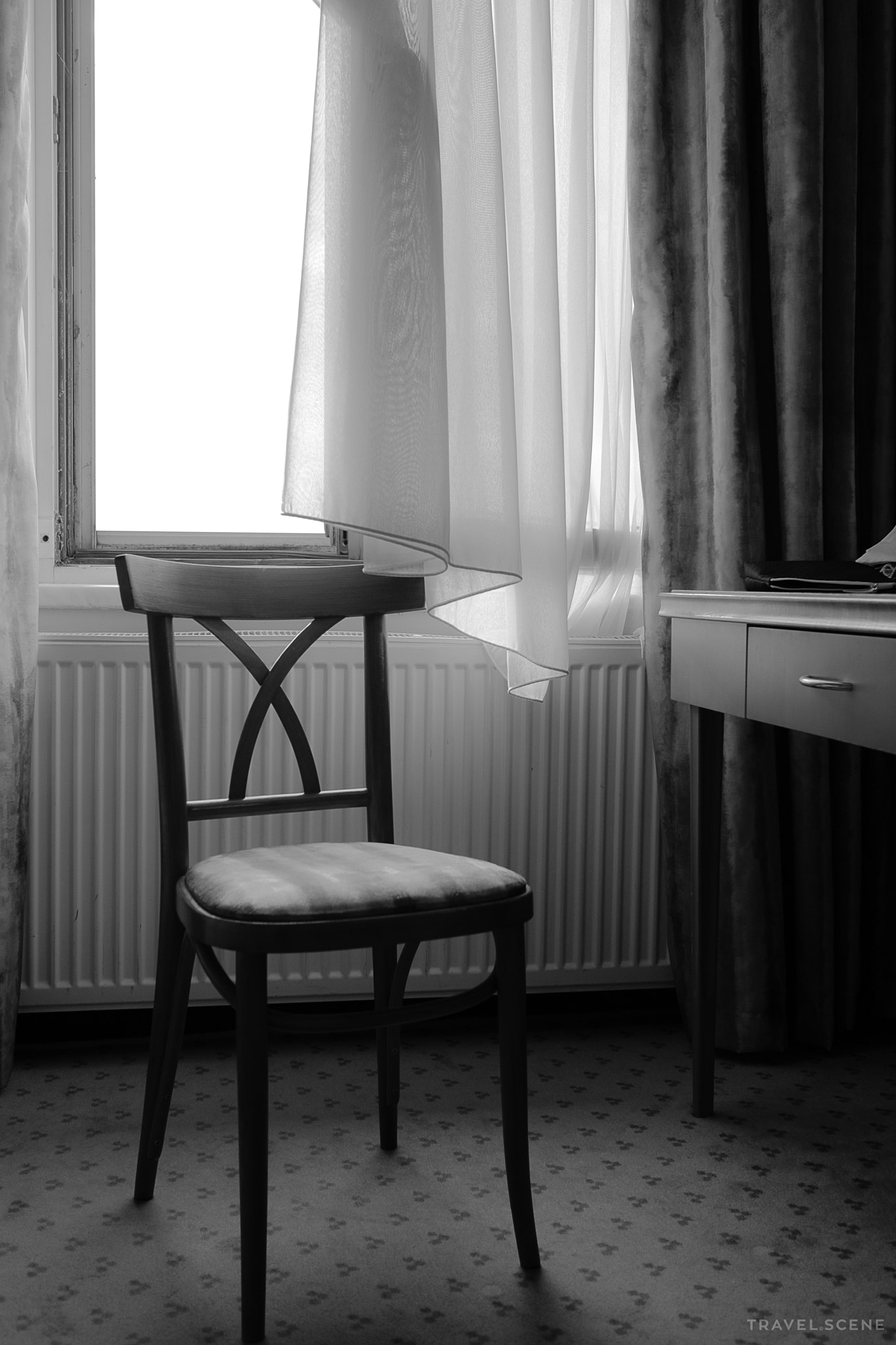 Fujifilm X-E2 + Fujifilm XF 23mm F1.4 R sample photo. Light from the windowsill photography