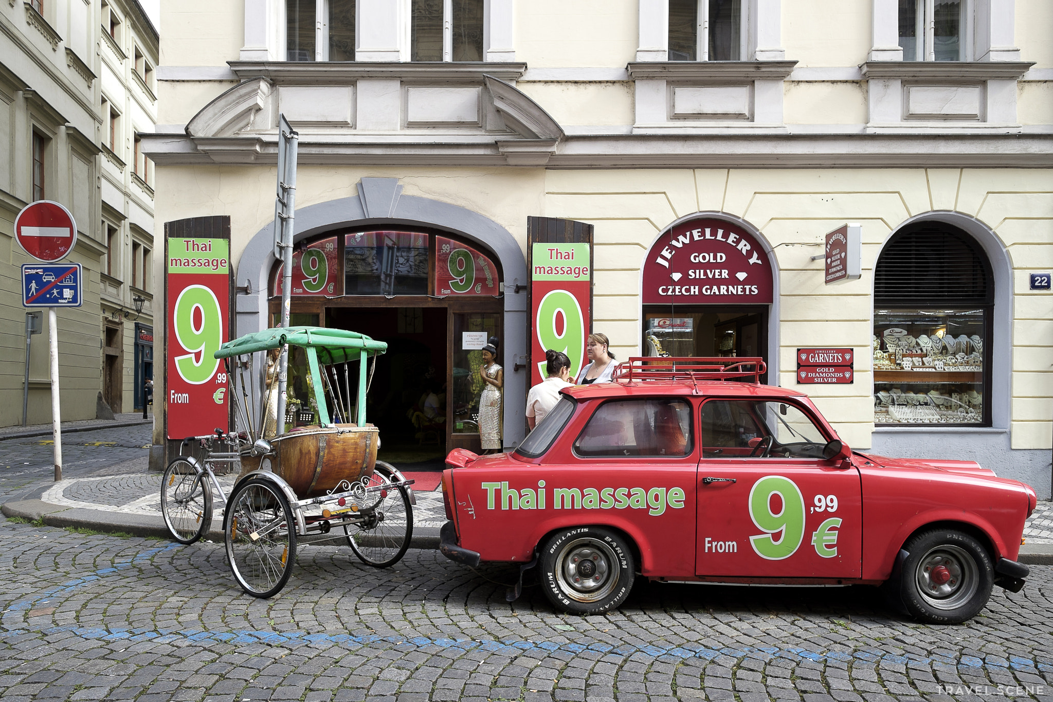 Fujifilm X-E2 + Fujifilm XF 14mm F2.8 R sample photo. Street of czech photography