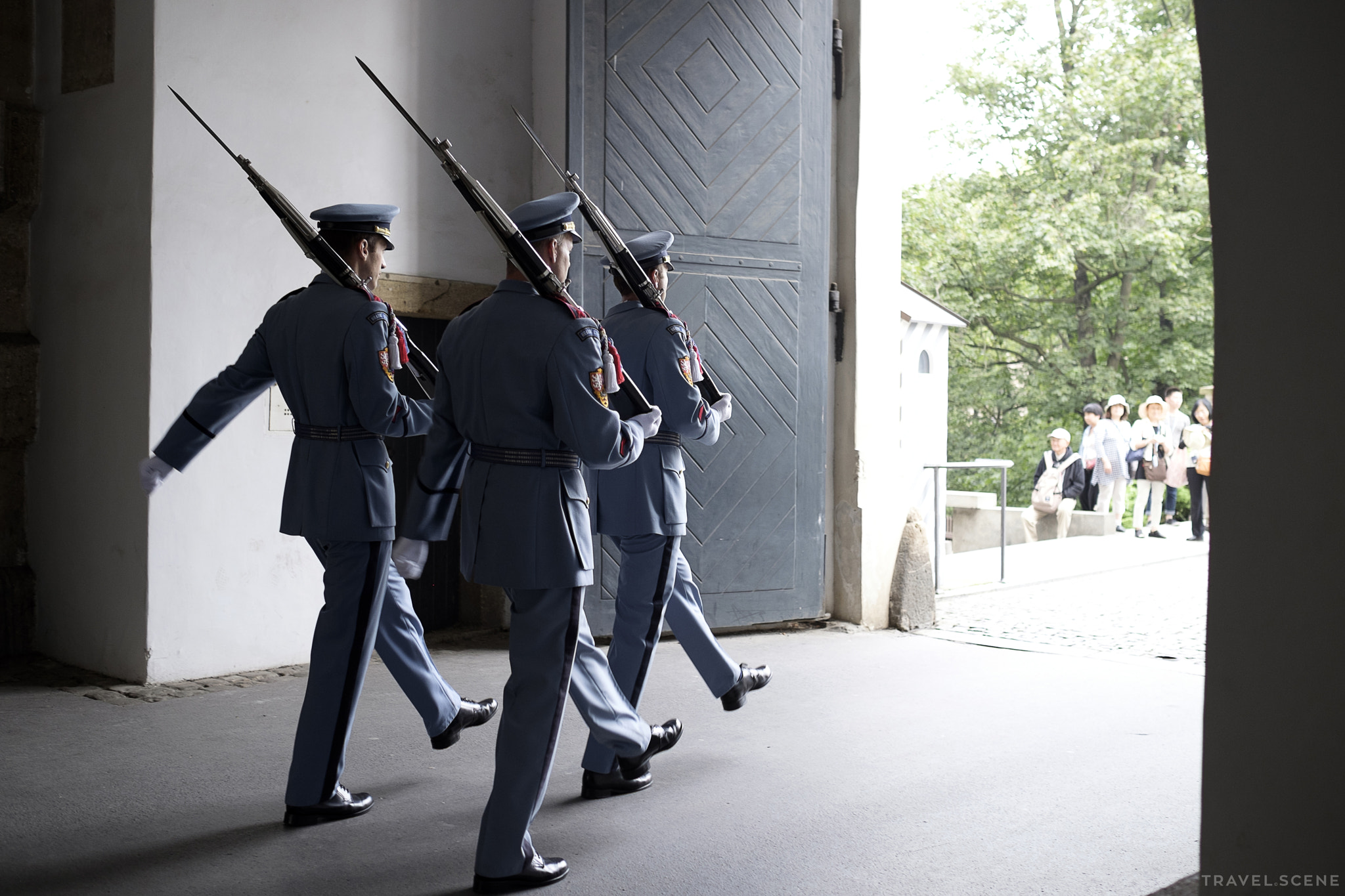 Fujifilm X-E2 + Fujifilm XF 23mm F1.4 R sample photo. Time of the guard for a substitution photography