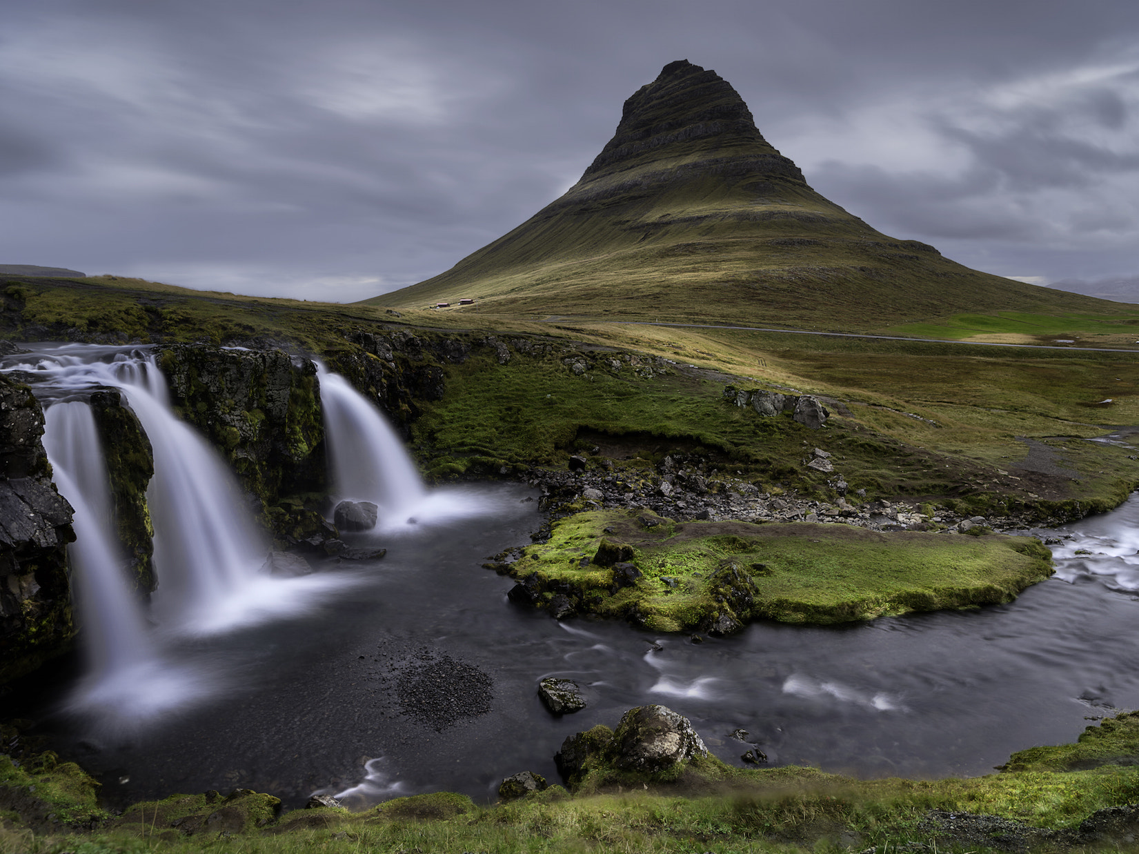 HD Pentax-DA645 28-45mm F4.5ED AW SR sample photo. Kirkjufell photography