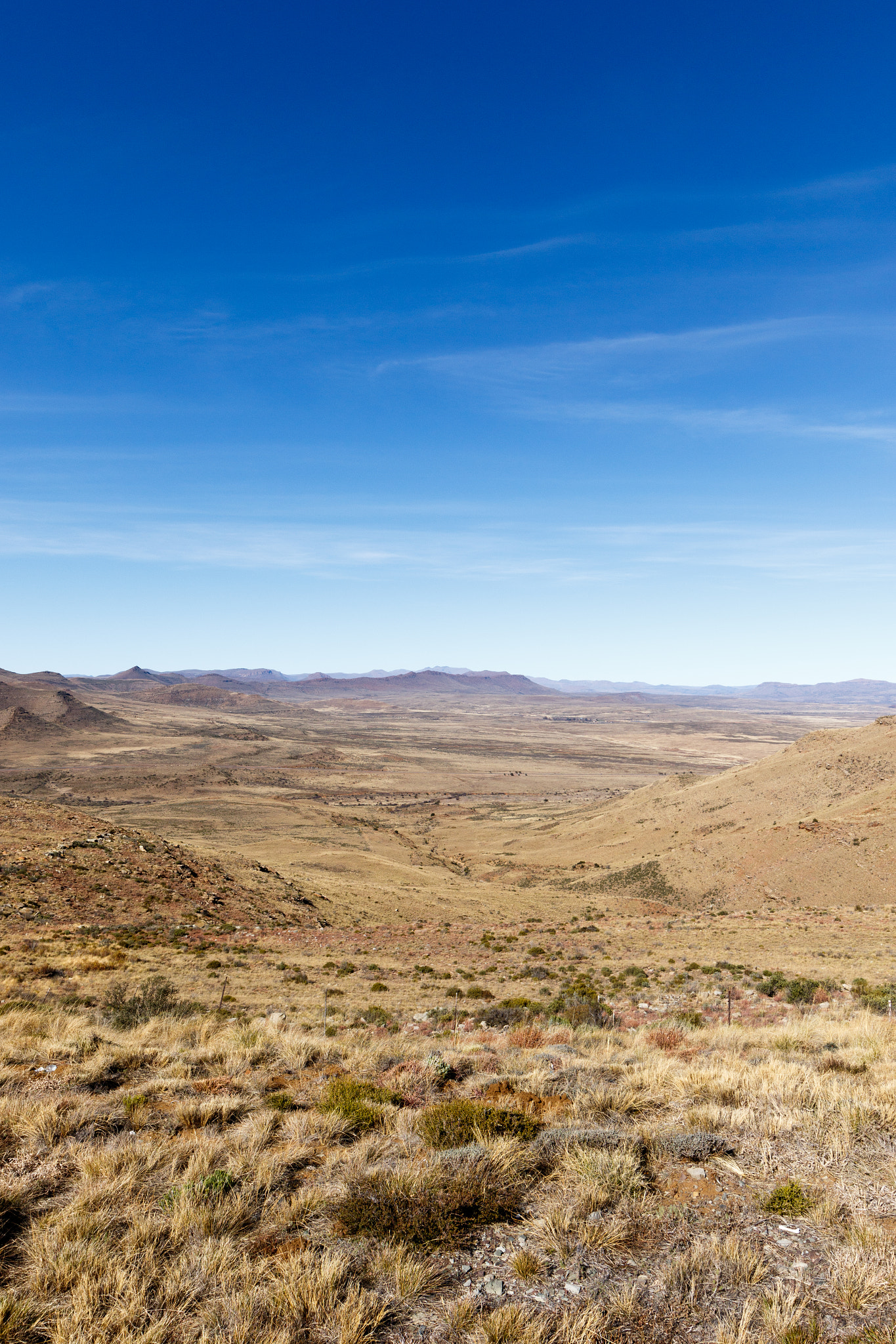 Canon EF 300mm f/2.8L sample photo. Portrait - beautiful green valley within the mountains photography