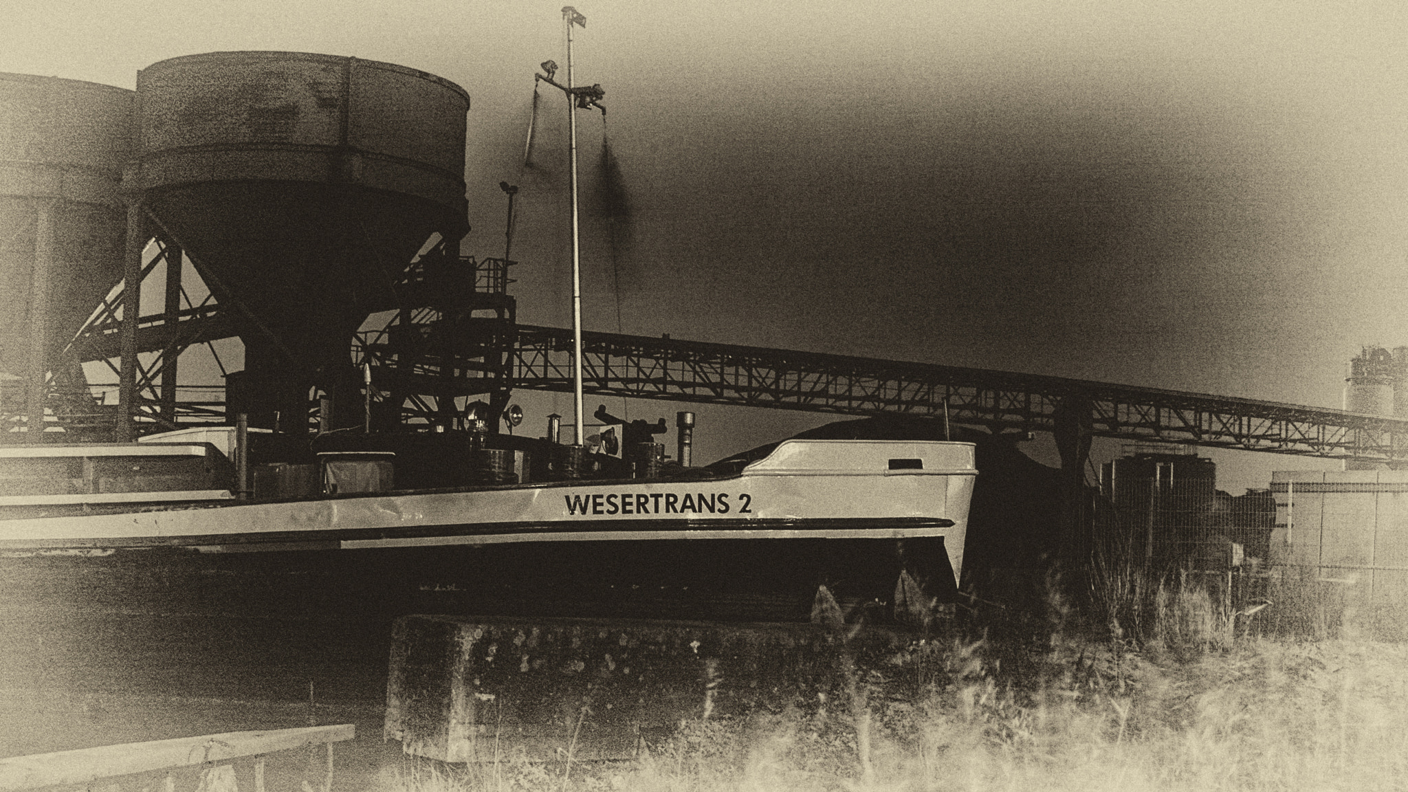 Sigma 28-70mm F3.5-4.5 UC sample photo. Wesertrans ship photography