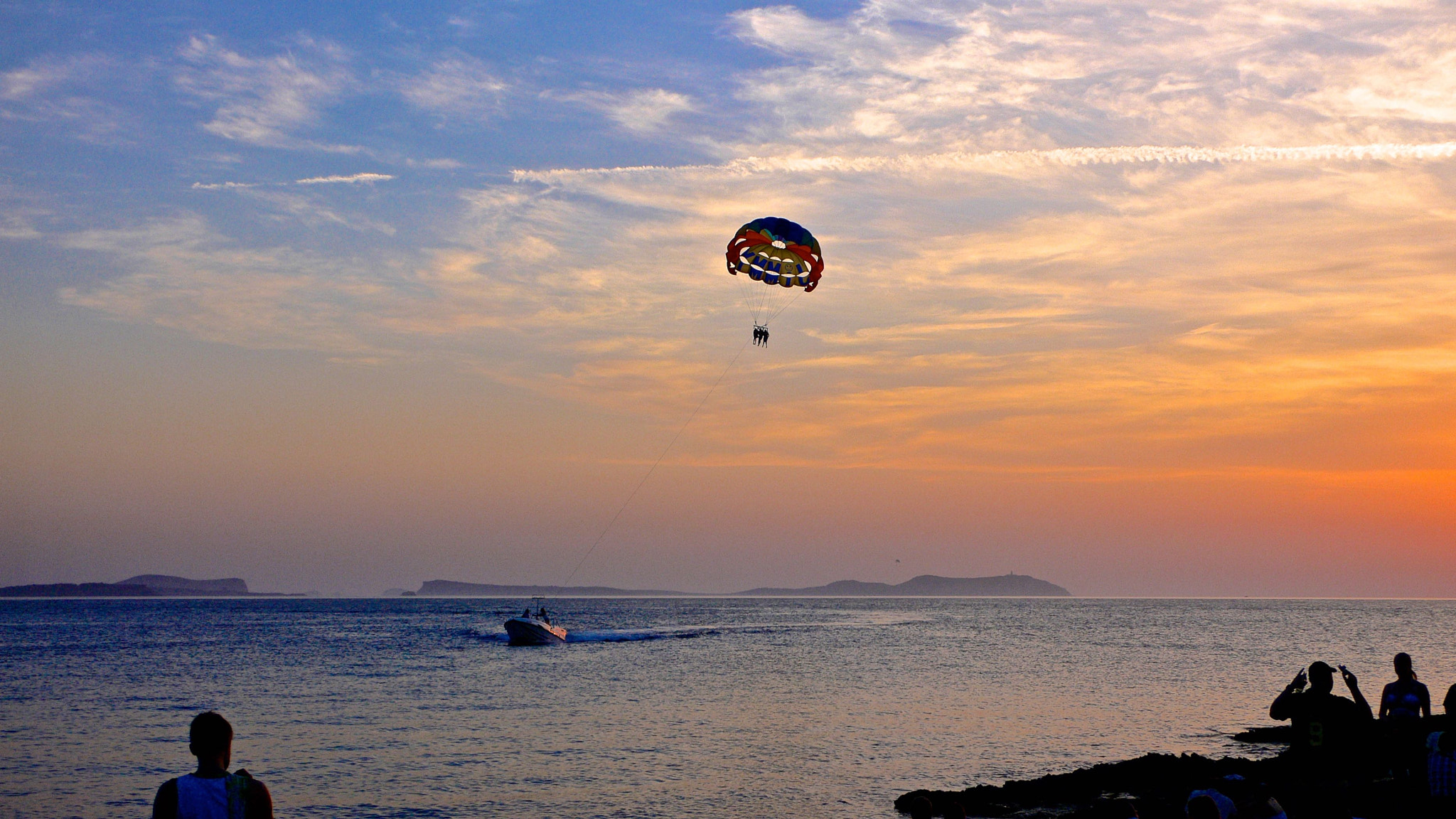 Panasonic DMC-LX1 sample photo. Sunset with parasail photography