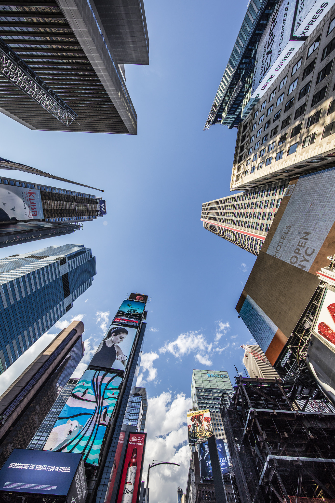 Canon EF 11-24mm F4L USM sample photo. Times square photography