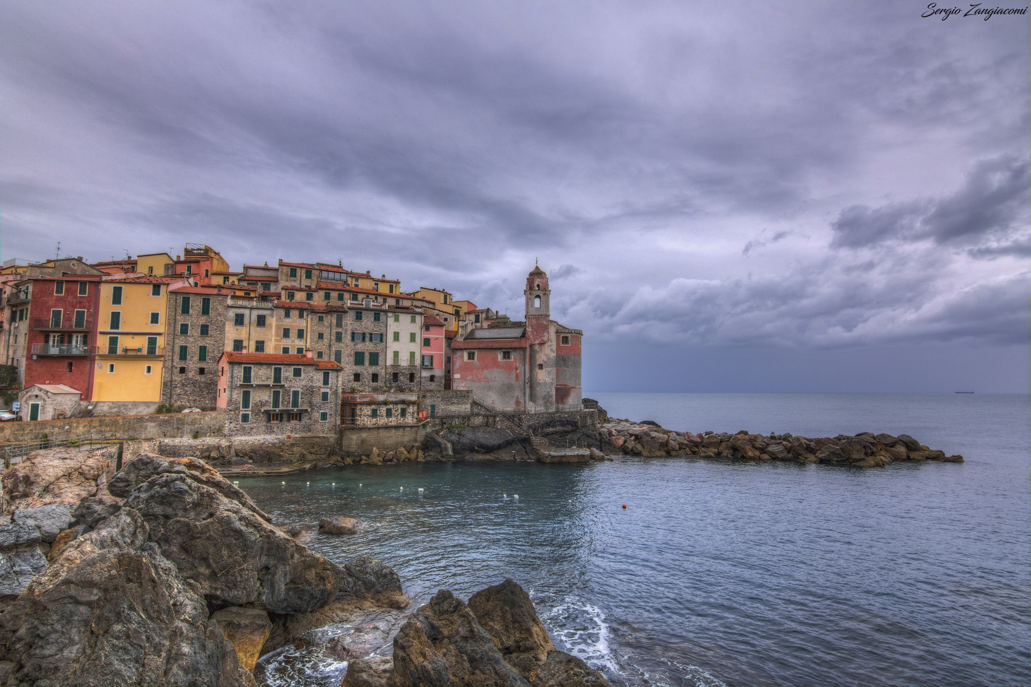 Canon EOS 750D (EOS Rebel T6i / EOS Kiss X8i) sample photo. Tellaro from the rocks photography