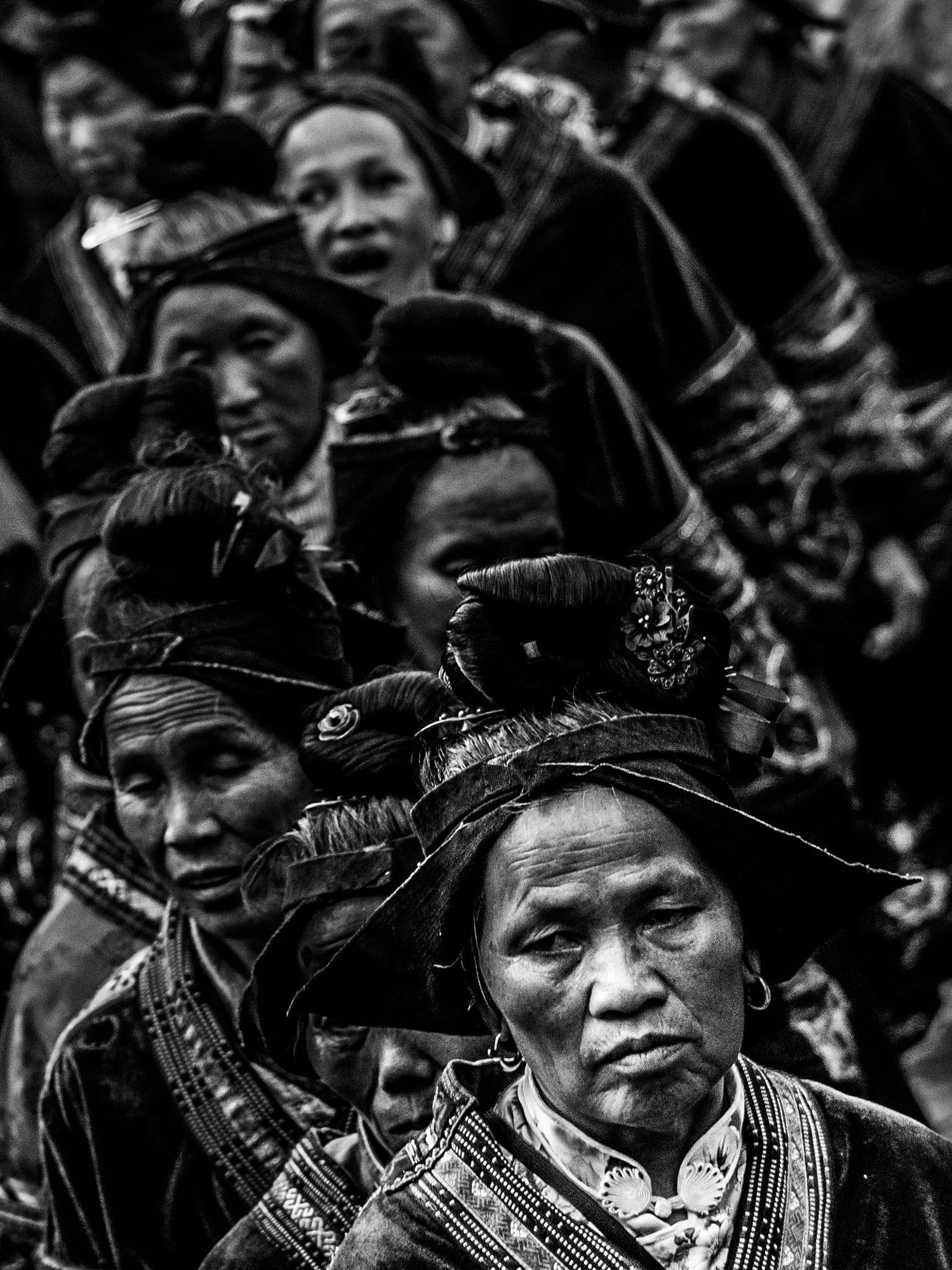 Canon EF 75-300mm f/4-5.6 USM sample photo. Miao women performing at langde miao village photography
