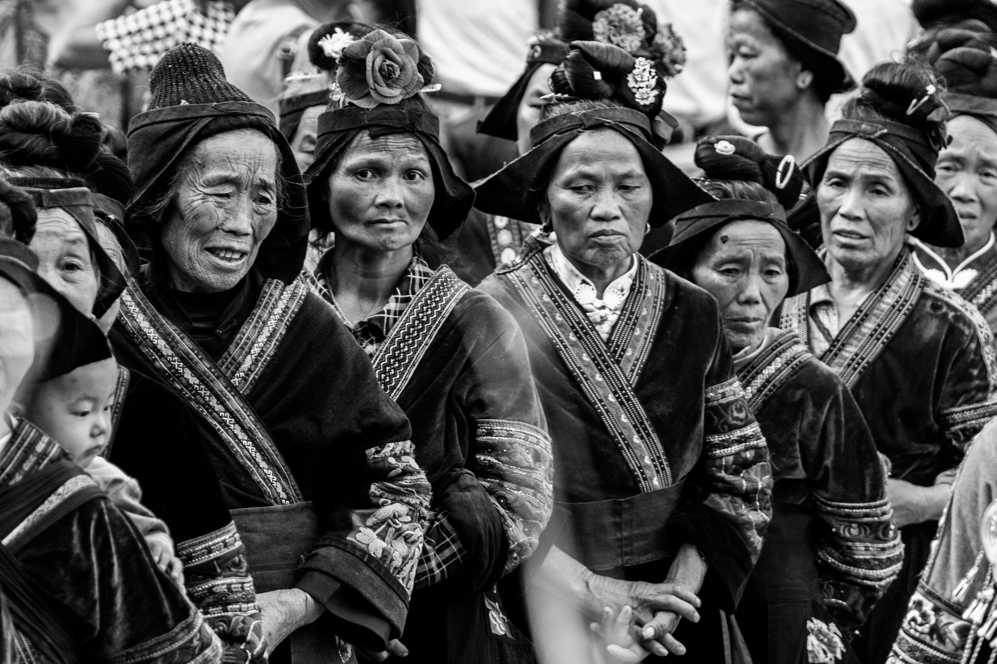 Canon EOS 1100D (EOS Rebel T3 / EOS Kiss X50) + Canon EF 75-300mm f/4-5.6 USM sample photo. Miao women performing at langde miao village photography
