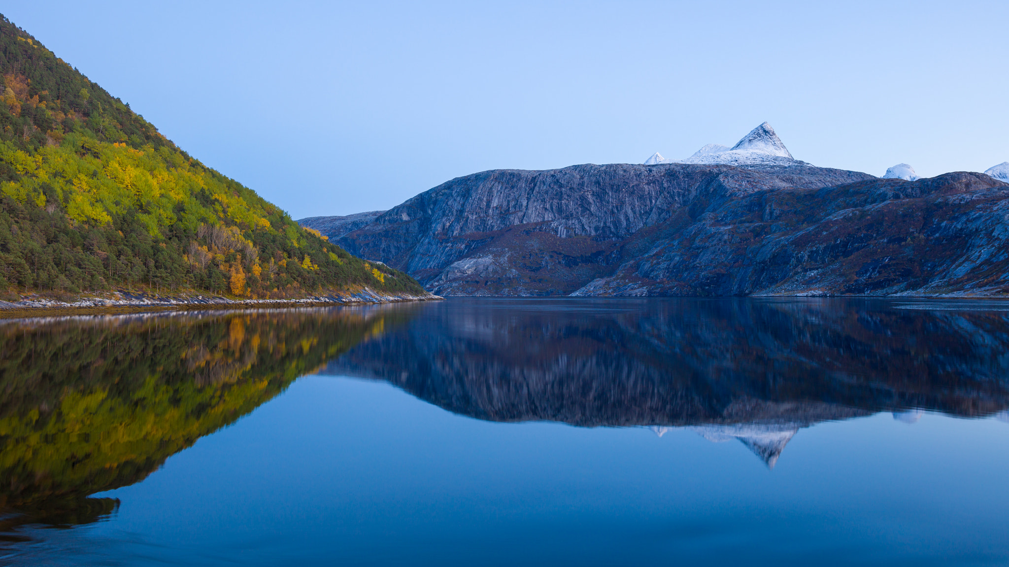 Sigma 24-35mm F2 DG HSM Art sample photo. Winter is coming photography