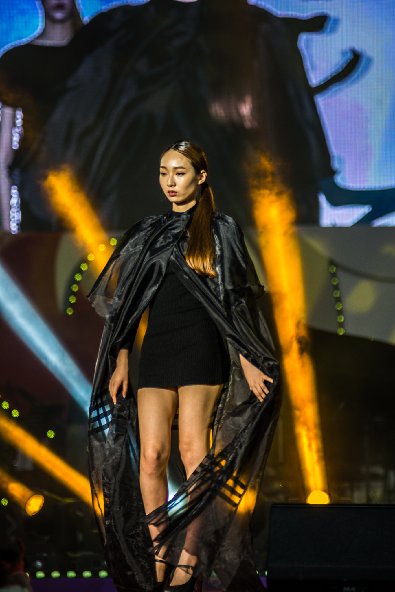 Sigma 70-200mm F2.8 EX DG OS HSM sample photo. Fashion day photography