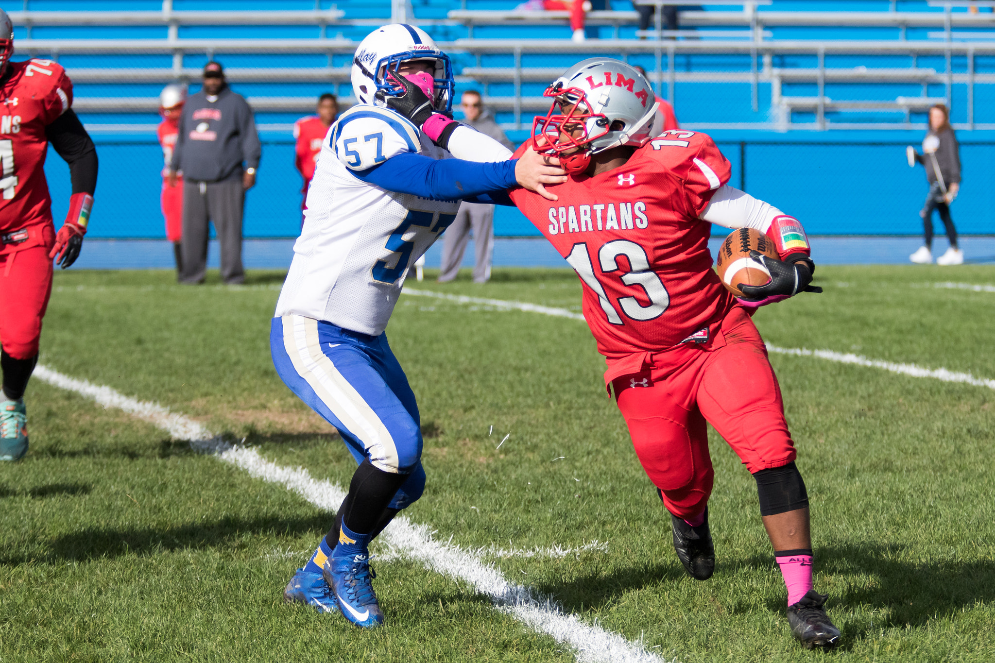 Canon EF 70-200mm F2.8L USM sample photo. Stiff arm photography
