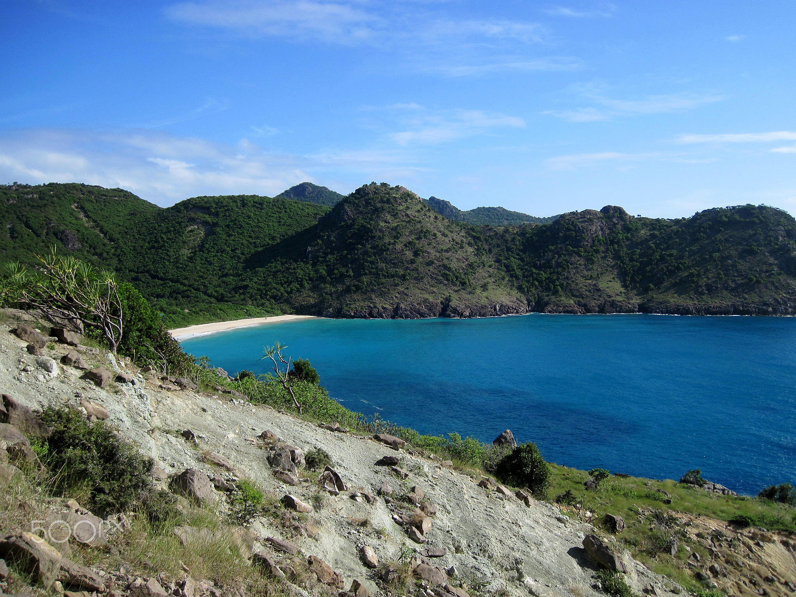 Canon PowerShot D10 sample photo. Gouverneurs beach from pirates cove photography