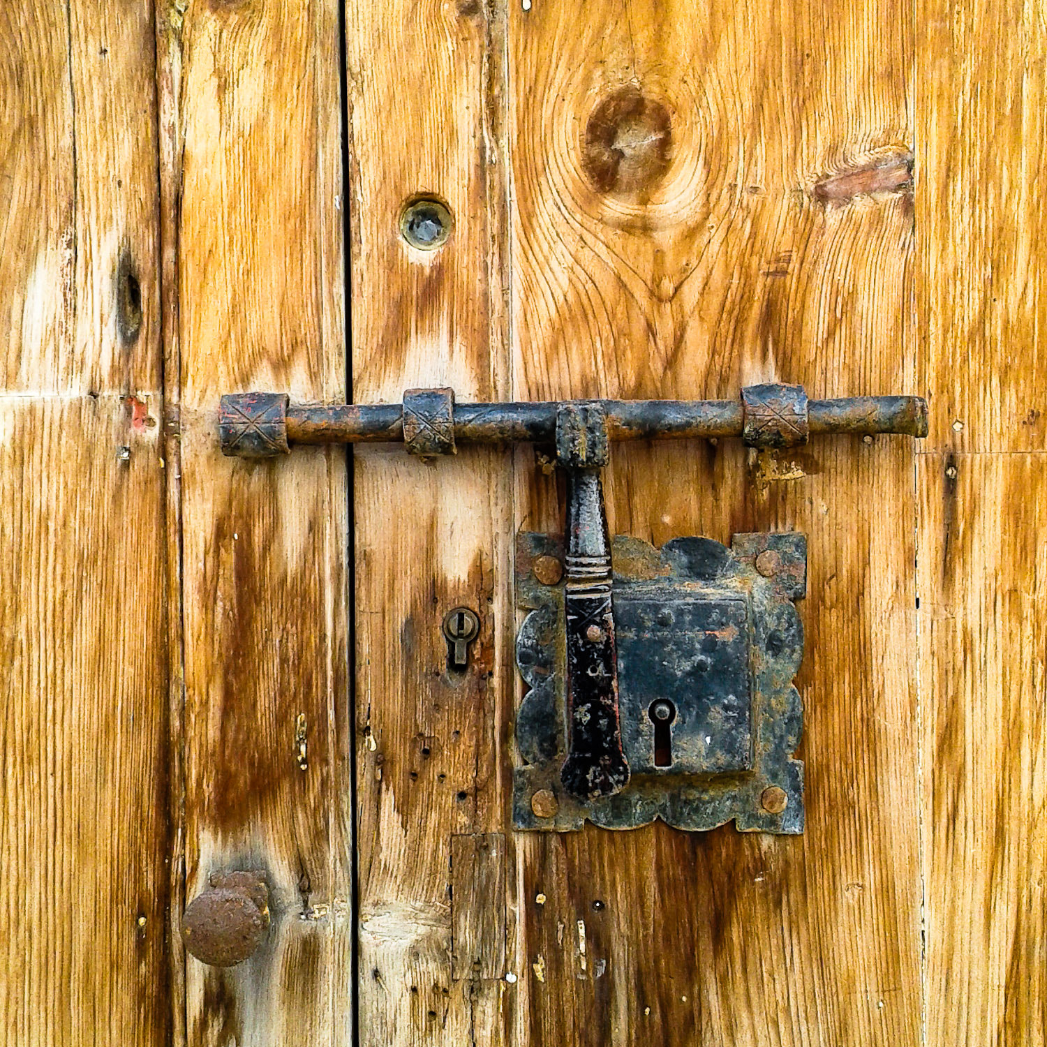 Samsung Galaxy Trend Plus sample photo. Ancient lock photography