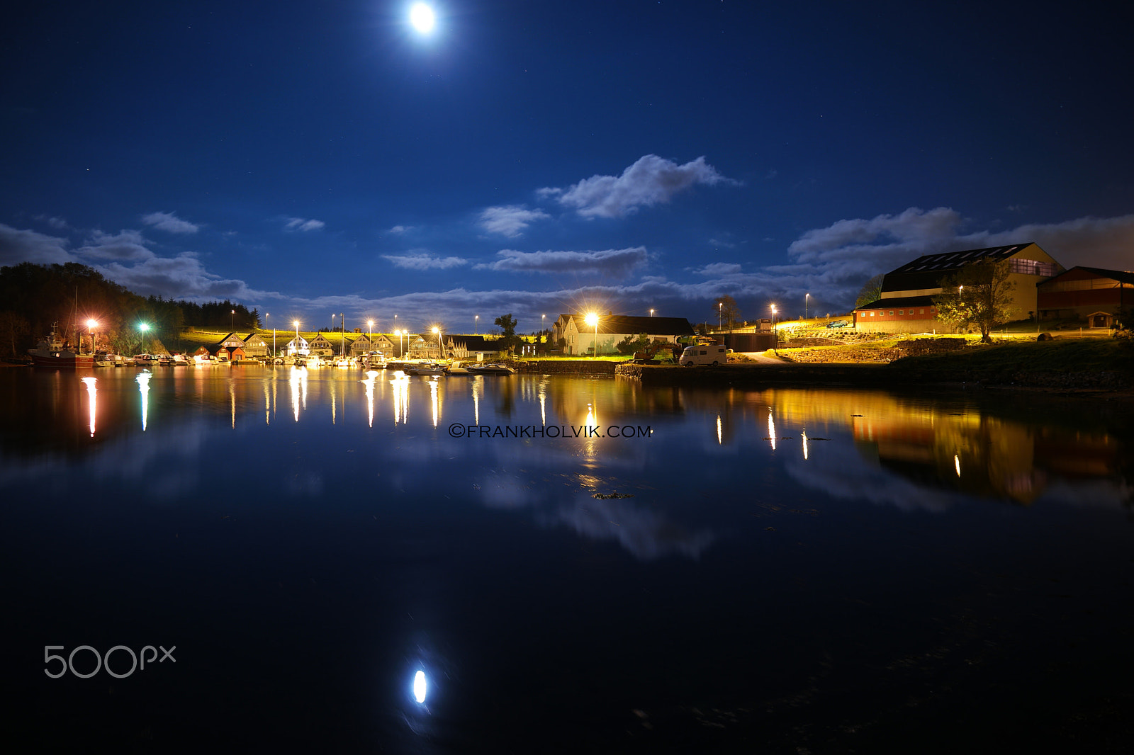 Saumsun NX 16-50mm F2-2.8 S ED OIS sample photo. Herdla harbour by night photography