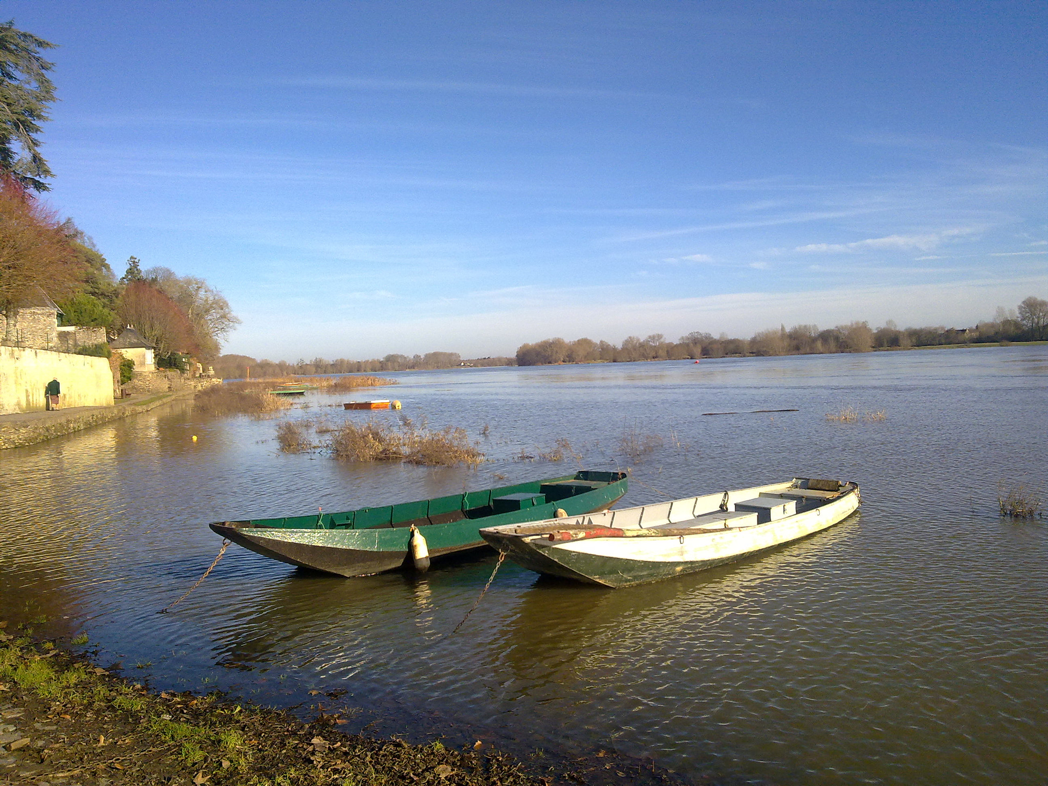 Nokia N97 mini sample photo. Bord de loire photography