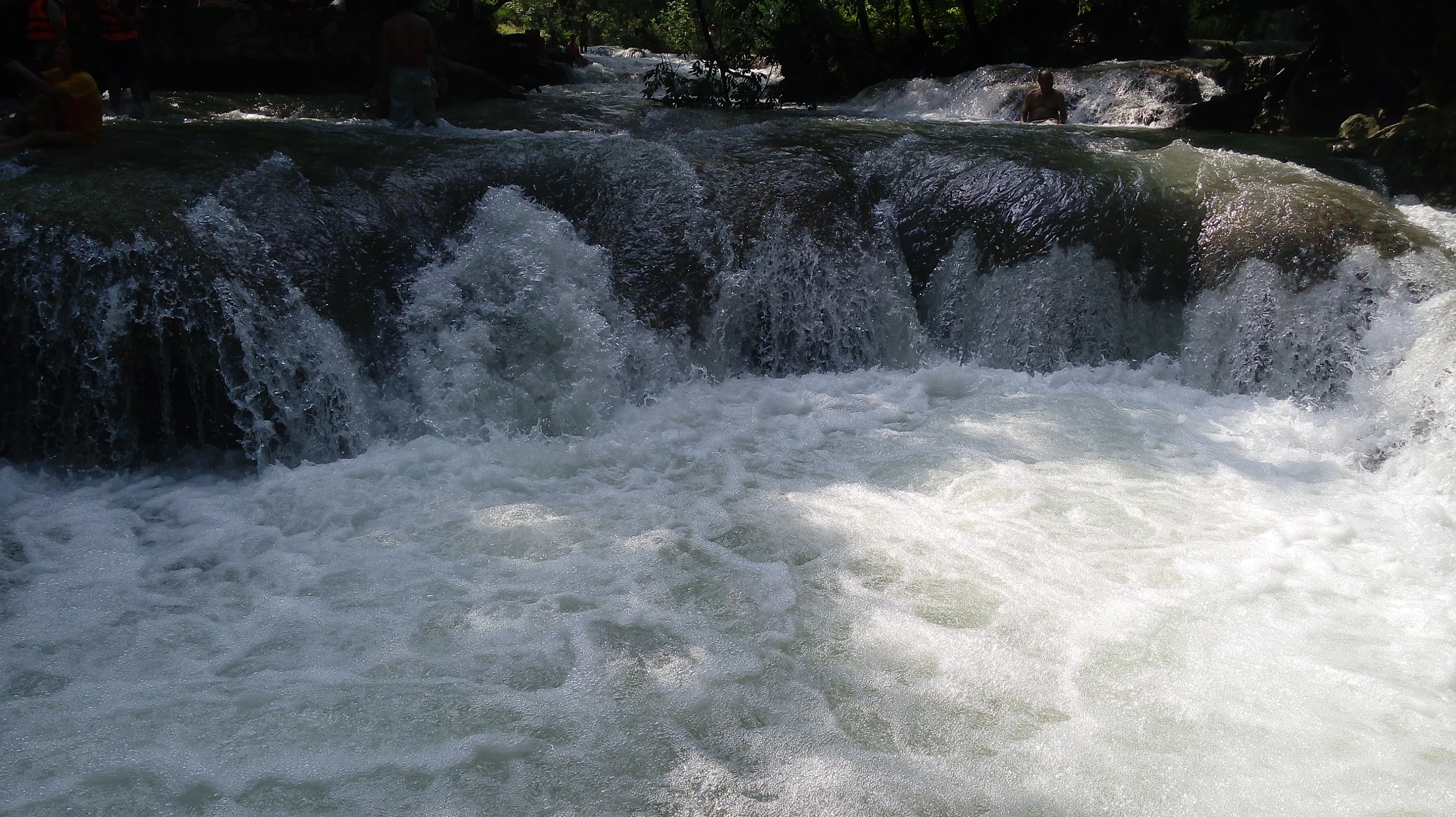 LG G Vista sample photo