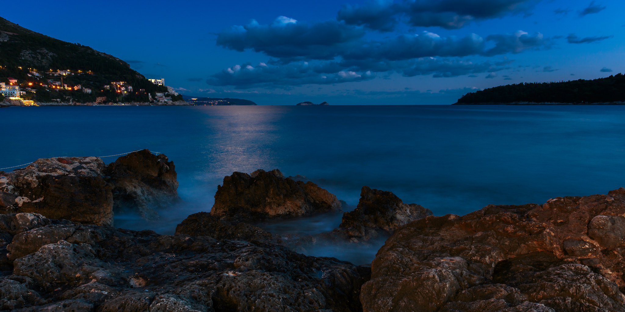 Canon EF 28mm F2.8 IS USM sample photo. Bay in front of dubrovnik photography