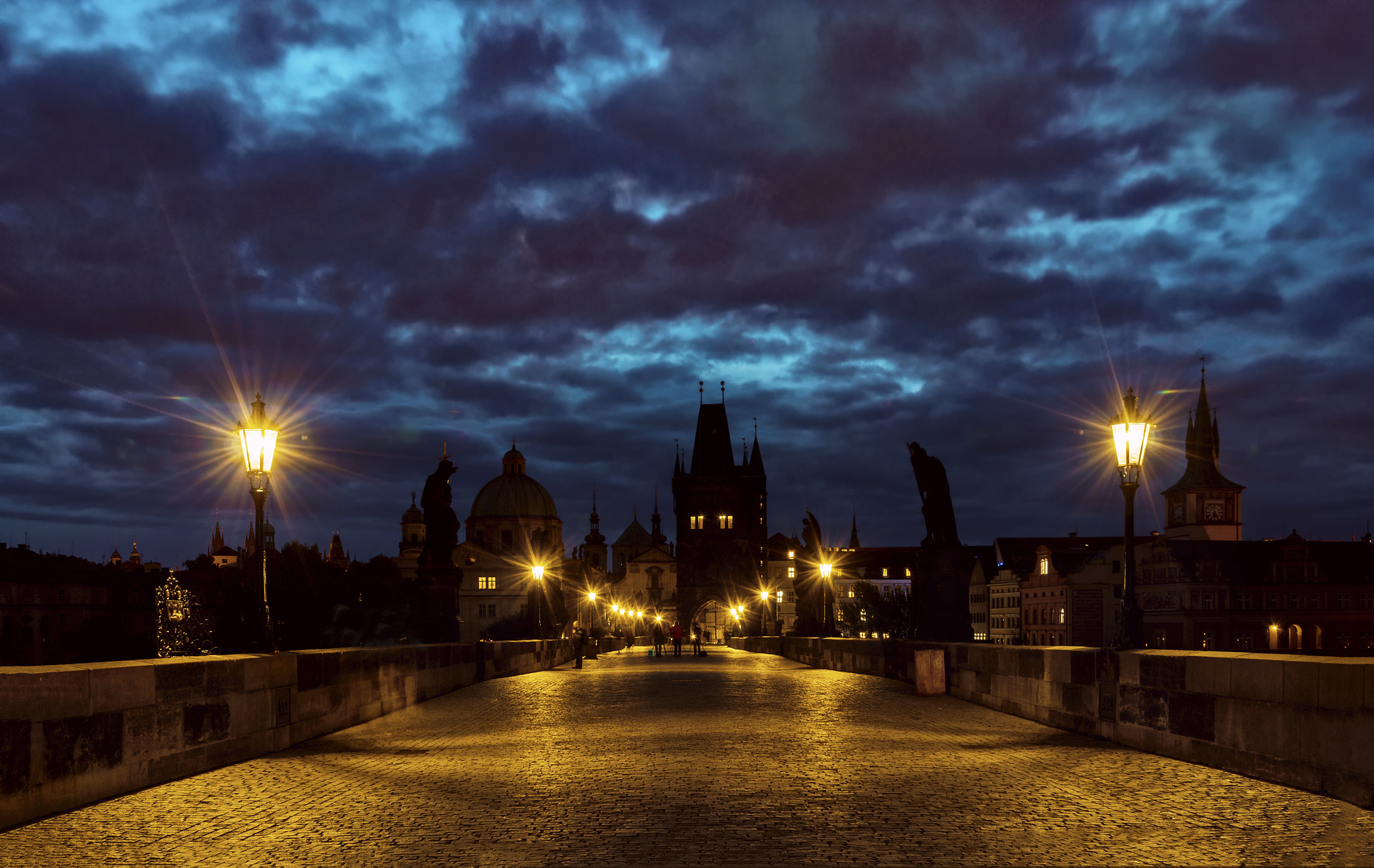 Nikon D5100 sample photo. Prague (czech republic). charles (karluv) bridge in the sunrise. photography