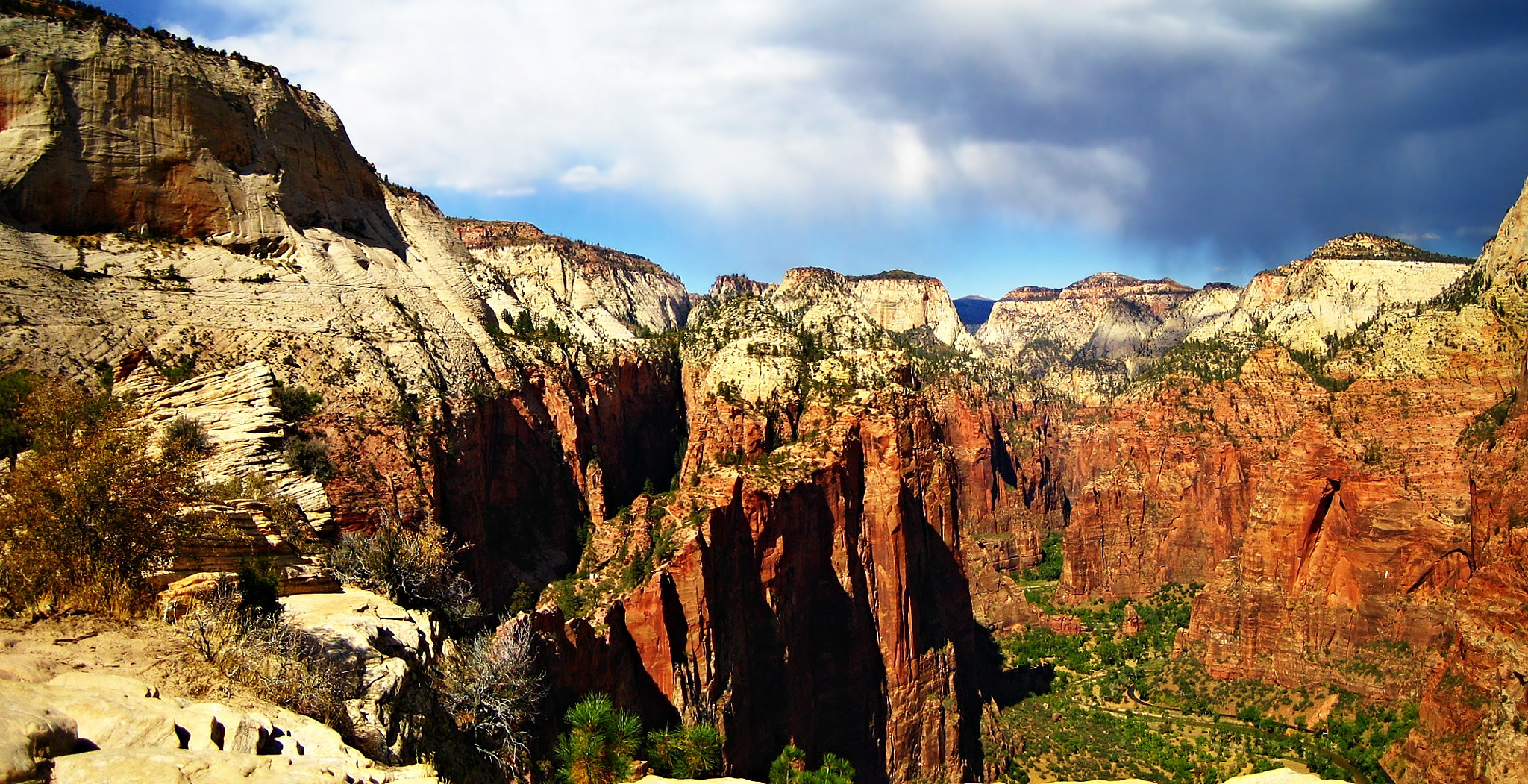 Canon POWERSHOT SD300 sample photo. View from angels landing photography