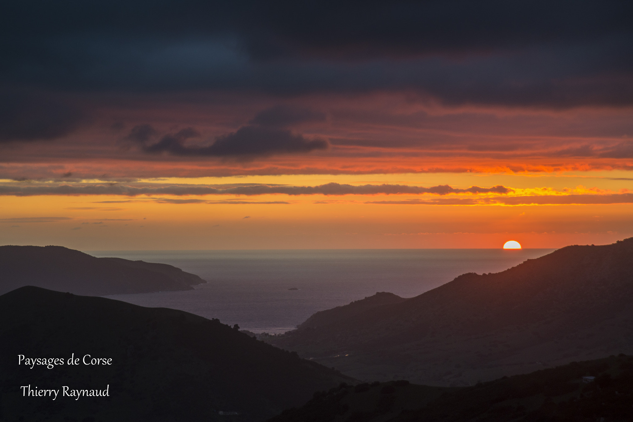 AF Zoom-Nikkor 24-120mm f/3.5-5.6D IF sample photo. Golfe de lava sunset photography