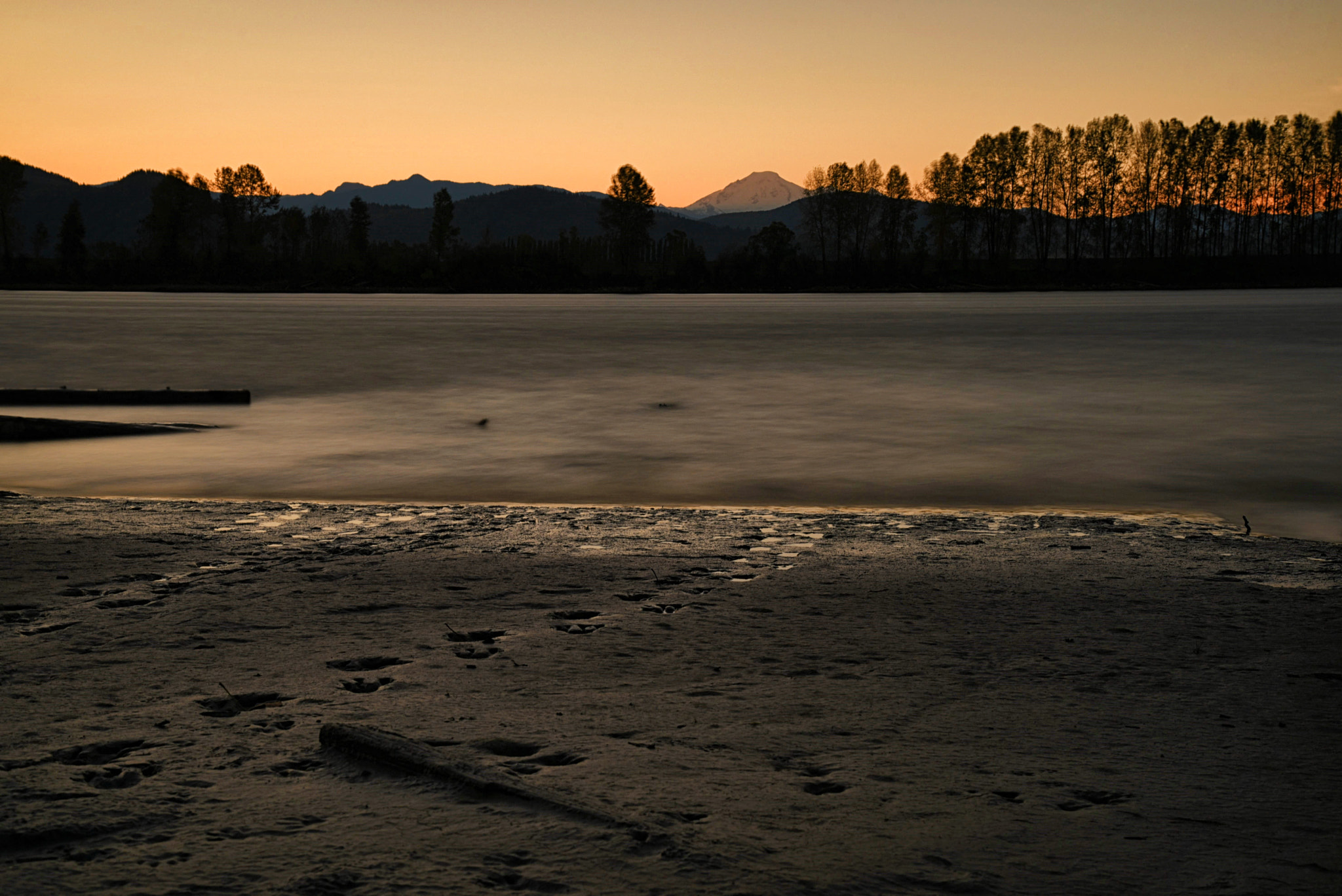 Nikon D750 + AF Nikkor 28mm f/2.8 sample photo. Fraser river and mt. baker photography