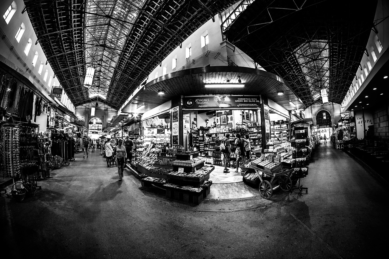 Samyang 8mm F3.5 Aspherical IF MC Fisheye sample photo. Chania market photography