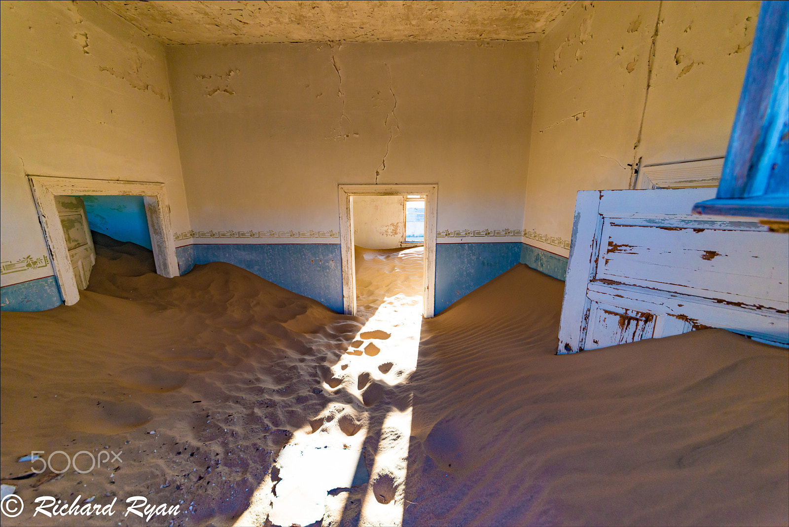 Sigma 12-24mm F4.5-5.6 II DG HSM sample photo. Kolmanskop house photography