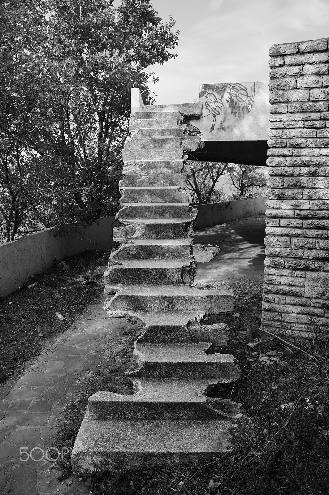 Sony DT 18-135mm F3.5-5.6 SAM sample photo. Stairway to nowhere photography