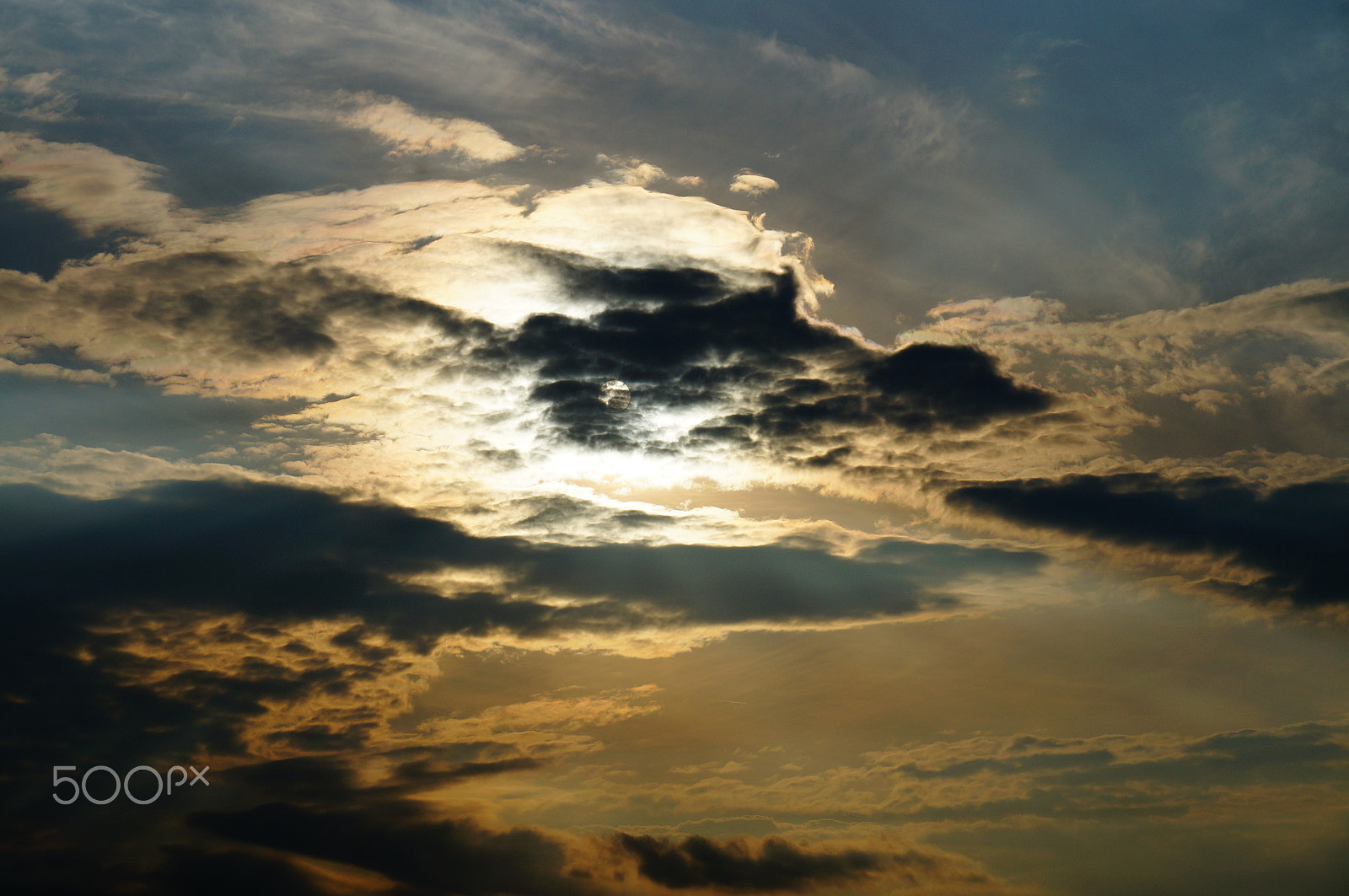 Sony DT 18-135mm F3.5-5.6 SAM sample photo. Clowdy photography