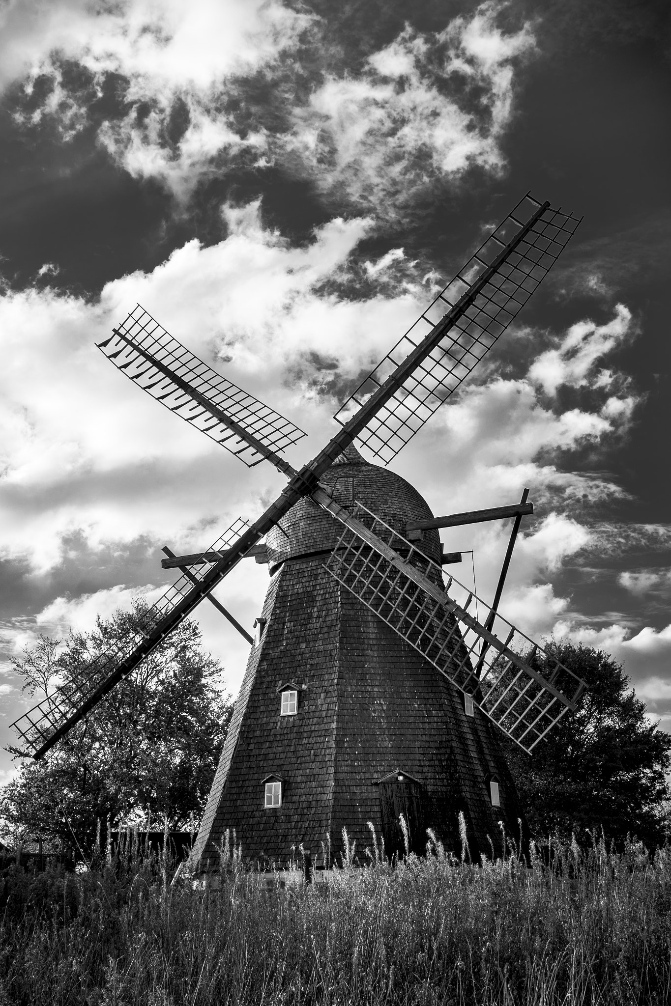 Sony a6300 + Sony Vario Tessar T* FE 24-70mm F4 ZA OSS sample photo. The old mill photography