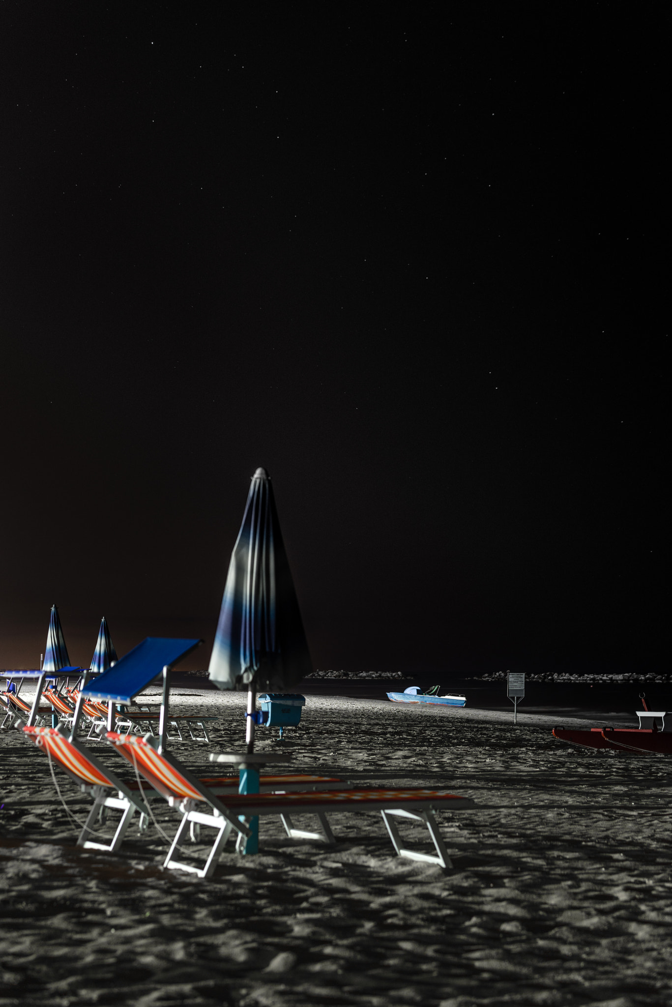 Pentax D FA* 70-200mm F2.8ED DC AW sample photo. Am strand photography