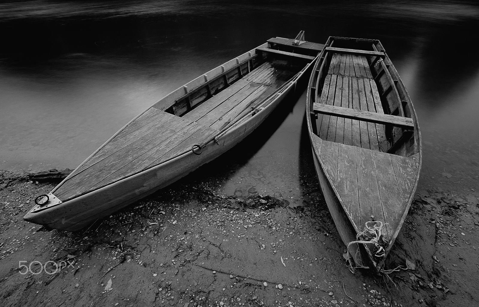 Nikon D5100 + Sigma 10-20mm F3.5 EX DC HSM sample photo. Resting boats photography