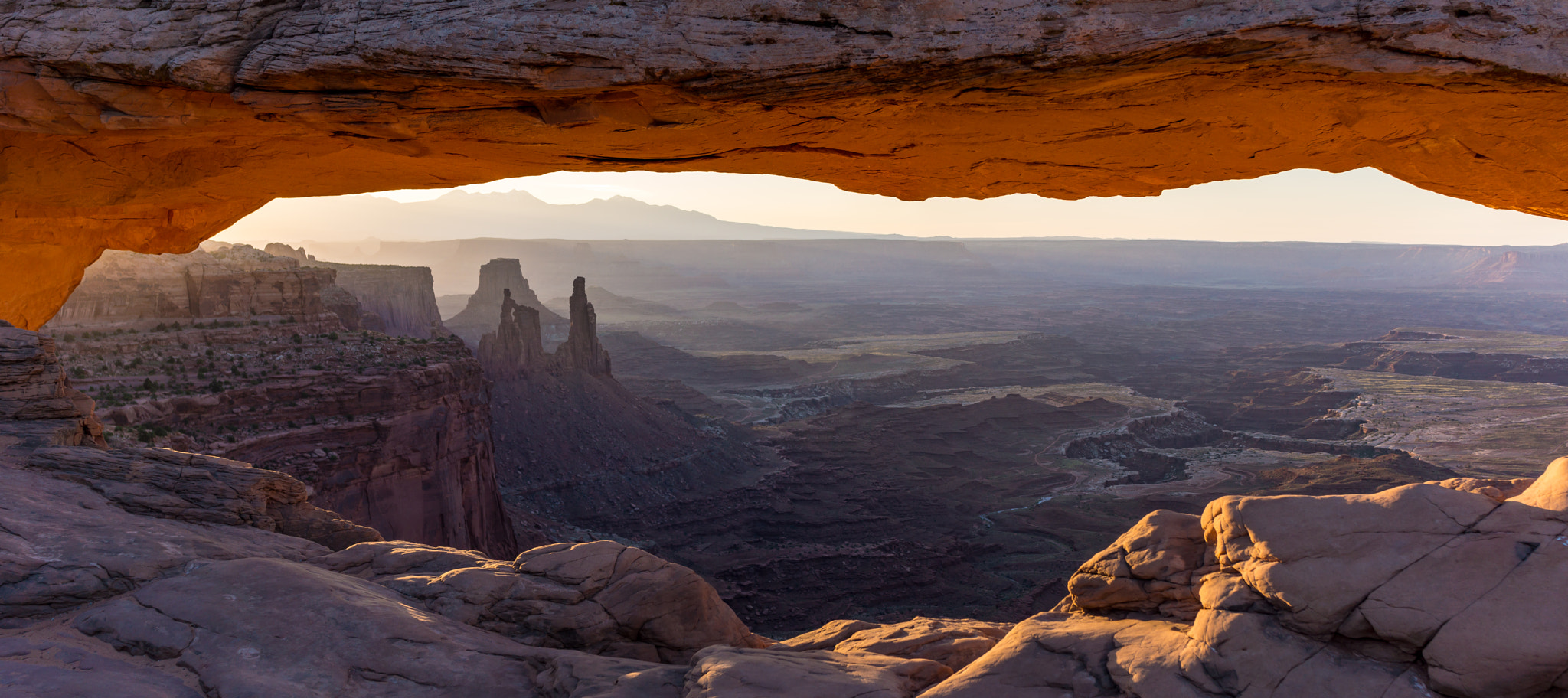 Sony Alpha NEX-7 + Sony Sonnar T* E 24mm F1.8 ZA sample photo. Mesa arch photography