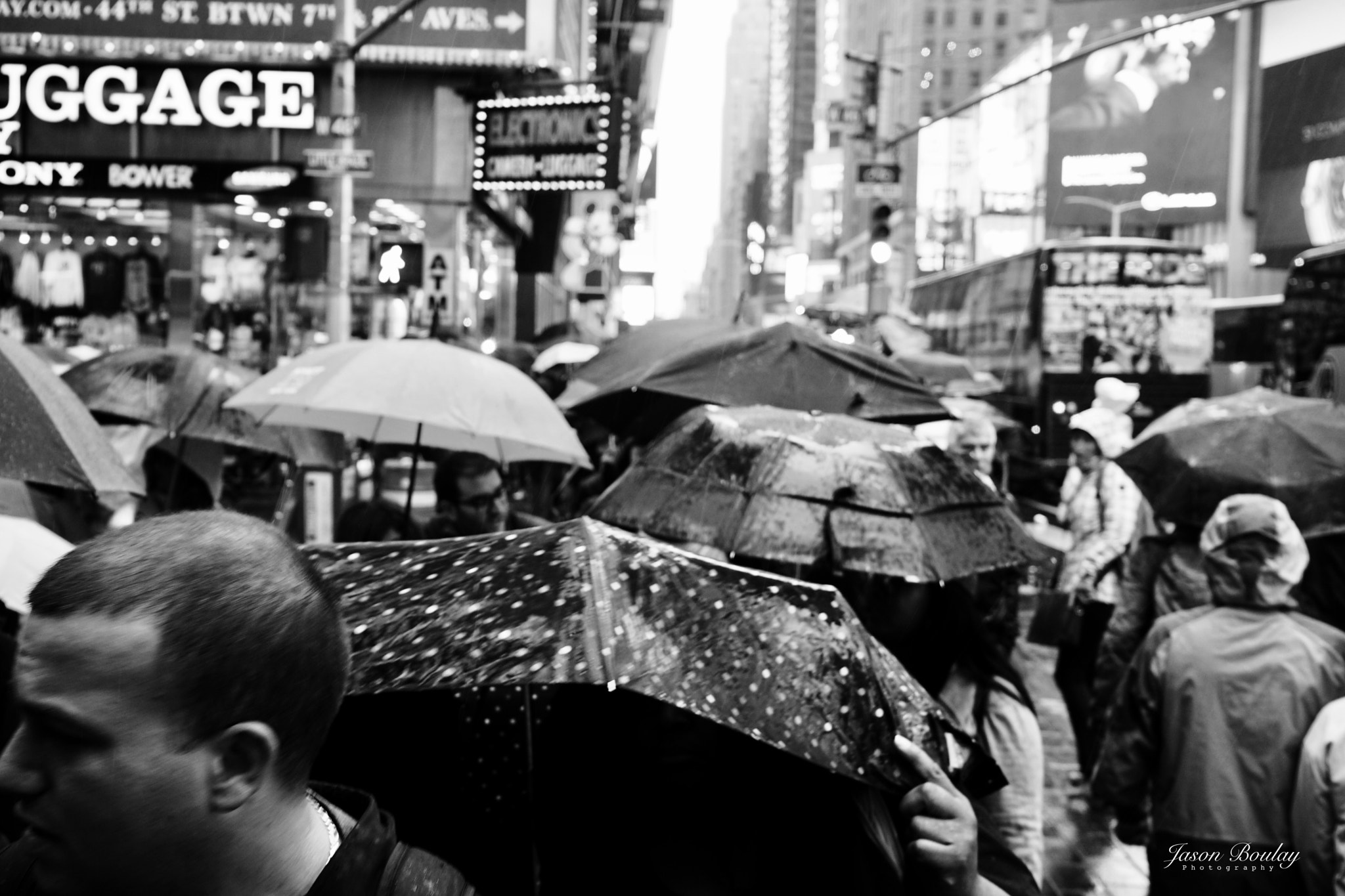 Sony PZ 300-1mm F0.0 OSS LE II sample photo. New york photography