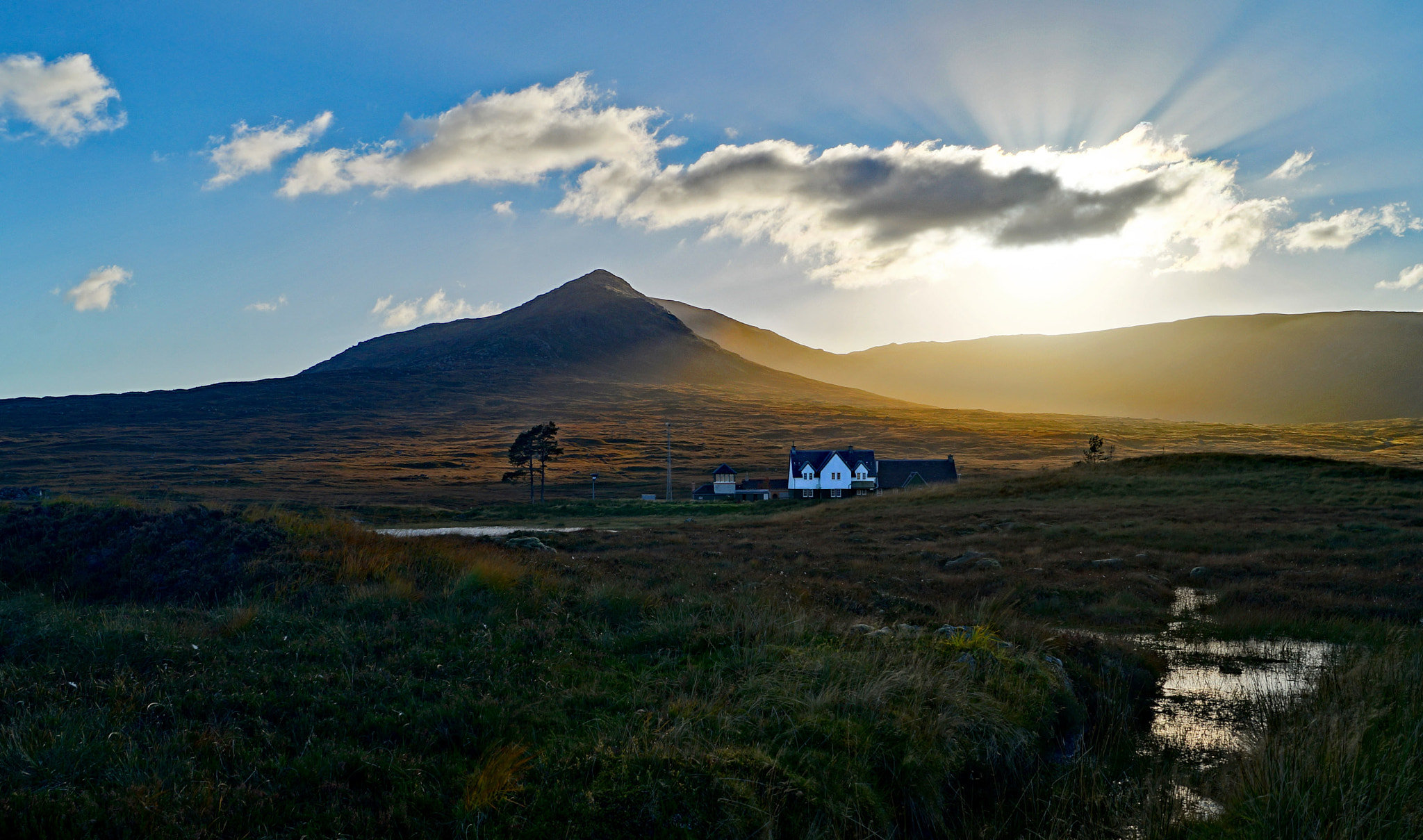 Sony DT 18-55mm F3.5-5.6 SAM II sample photo. Corrour staion & leum uilleim, rannoch moor, scottish highlands photography