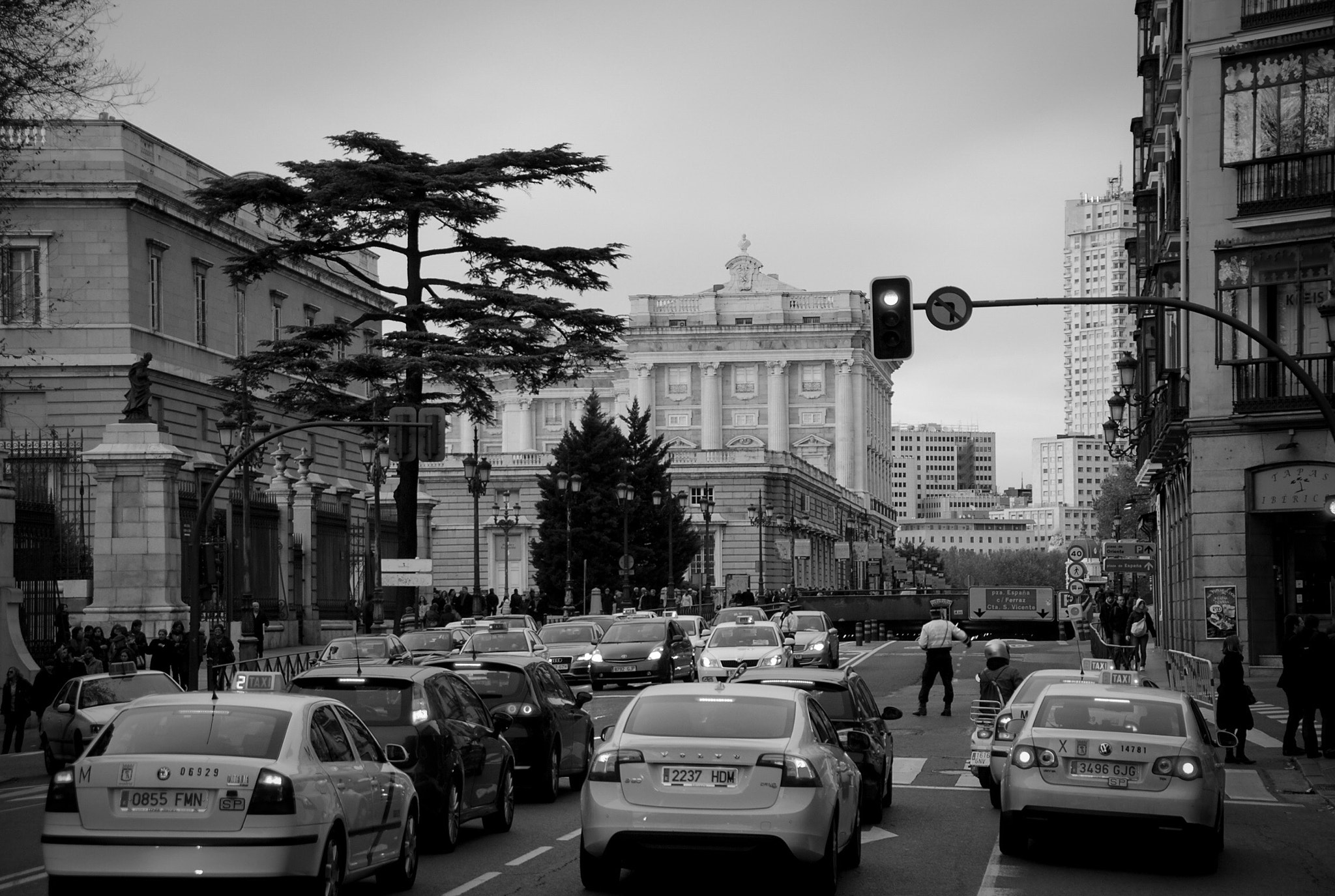 Nikon D40X sample photo. Calle bailén, madrid photography