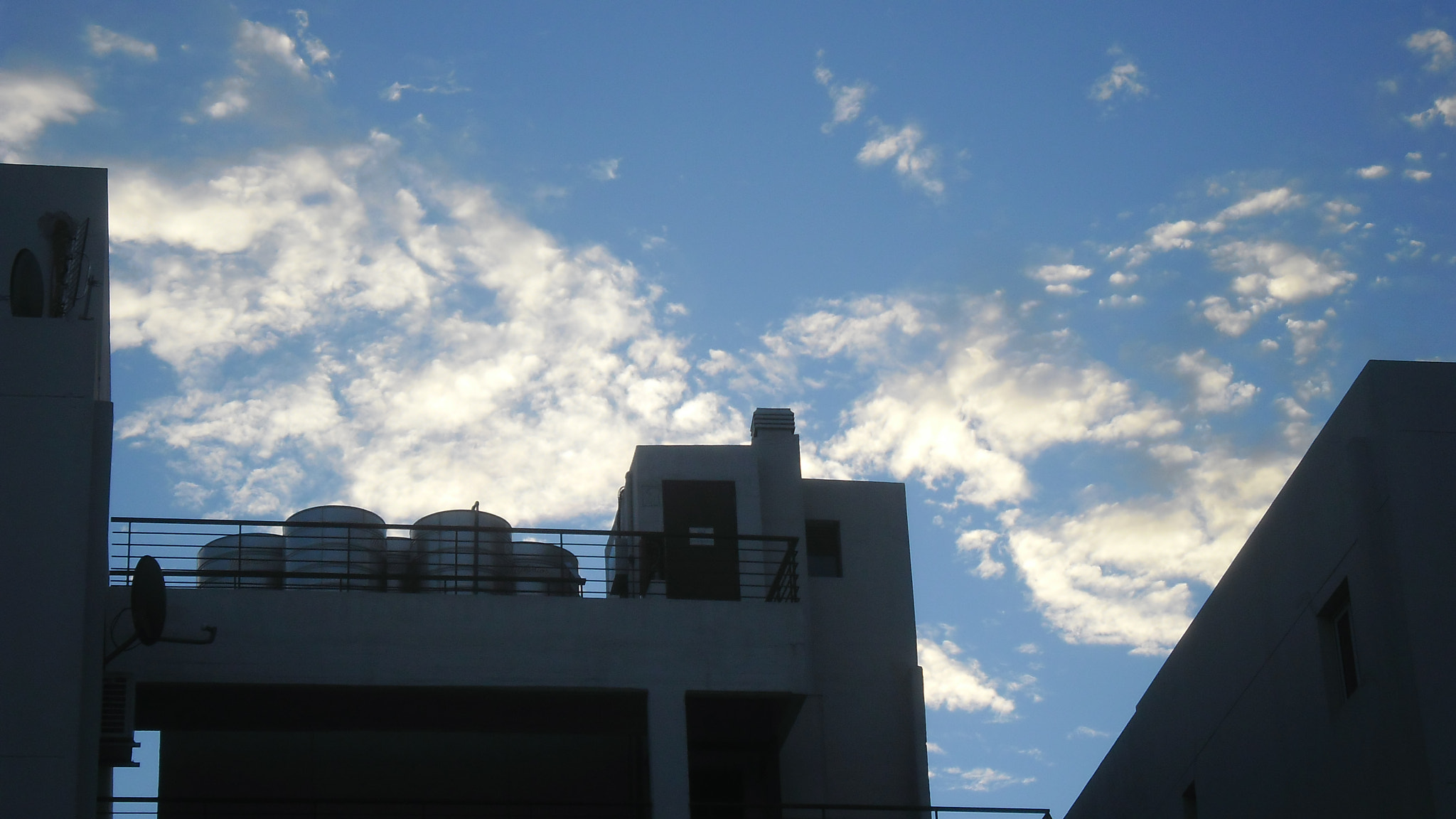 Samsung ES80/ ES81 sample photo. Sky photography