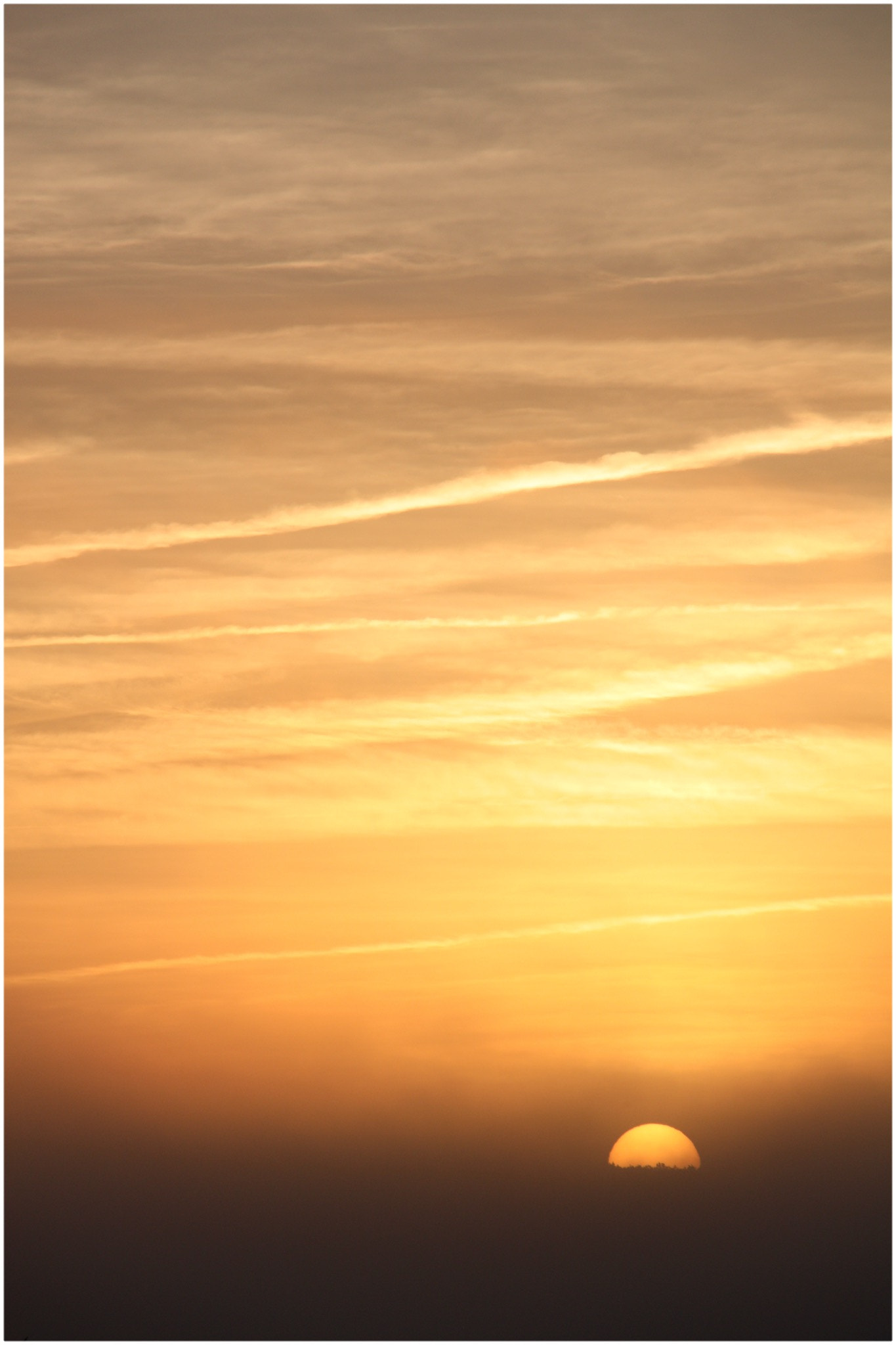 Canon EF-S 18-200mm F3.5-5.6 IS sample photo. Le jour se lève,  louviers normandie france photography