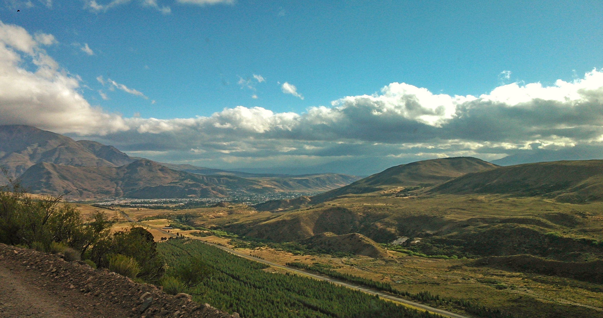 Sony Xperia L sample photo. Pueblo en el valle, esquel photography