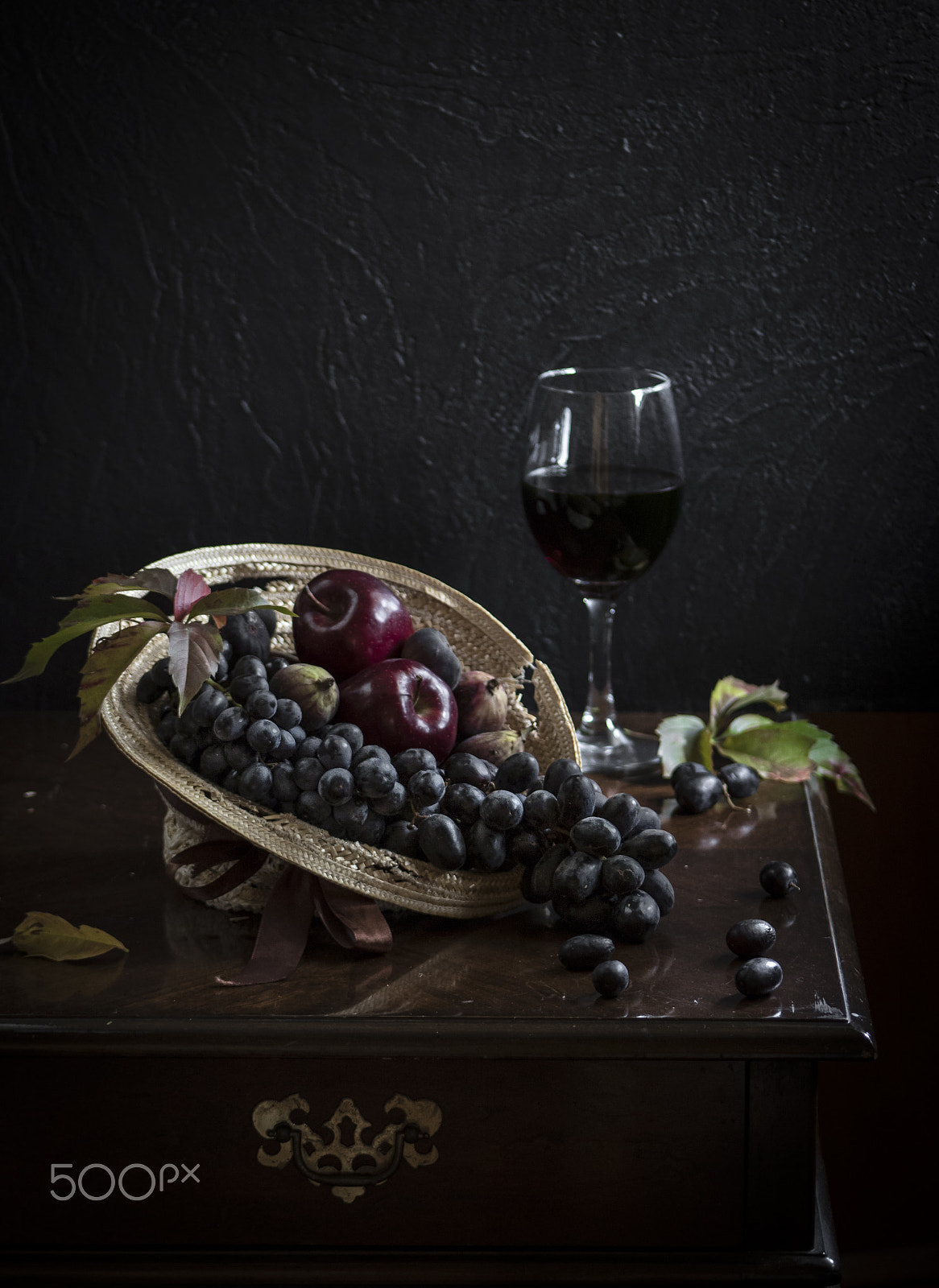 Canon EF 75-300mm f/4-5.6 USM sample photo. Fruits in old hat photography
